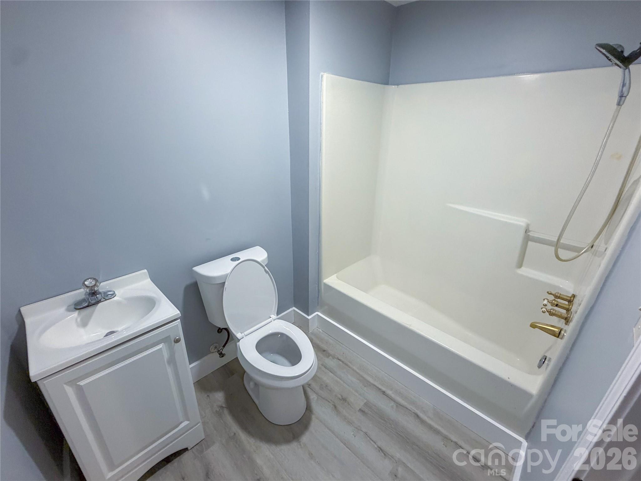 107 Drake Street Property Photo 5