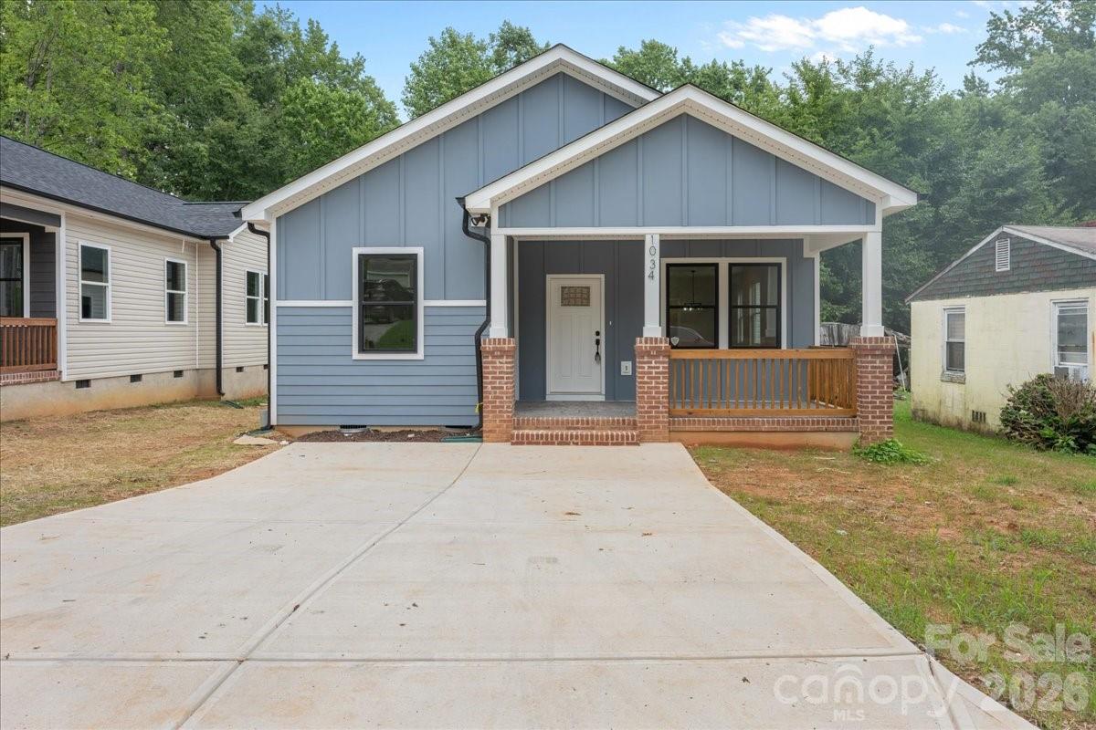 1034 Grady Street Property Photo 1