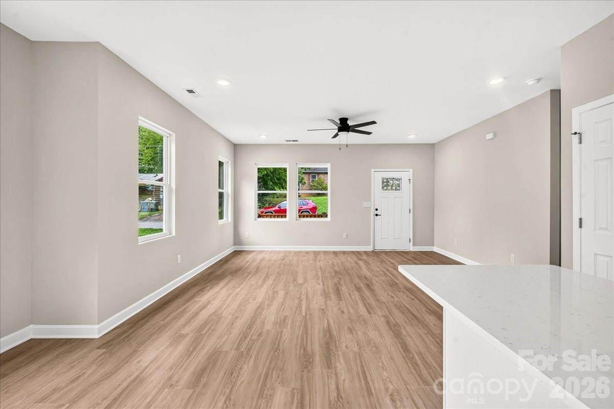 1034 Grady Street Property Photo 11