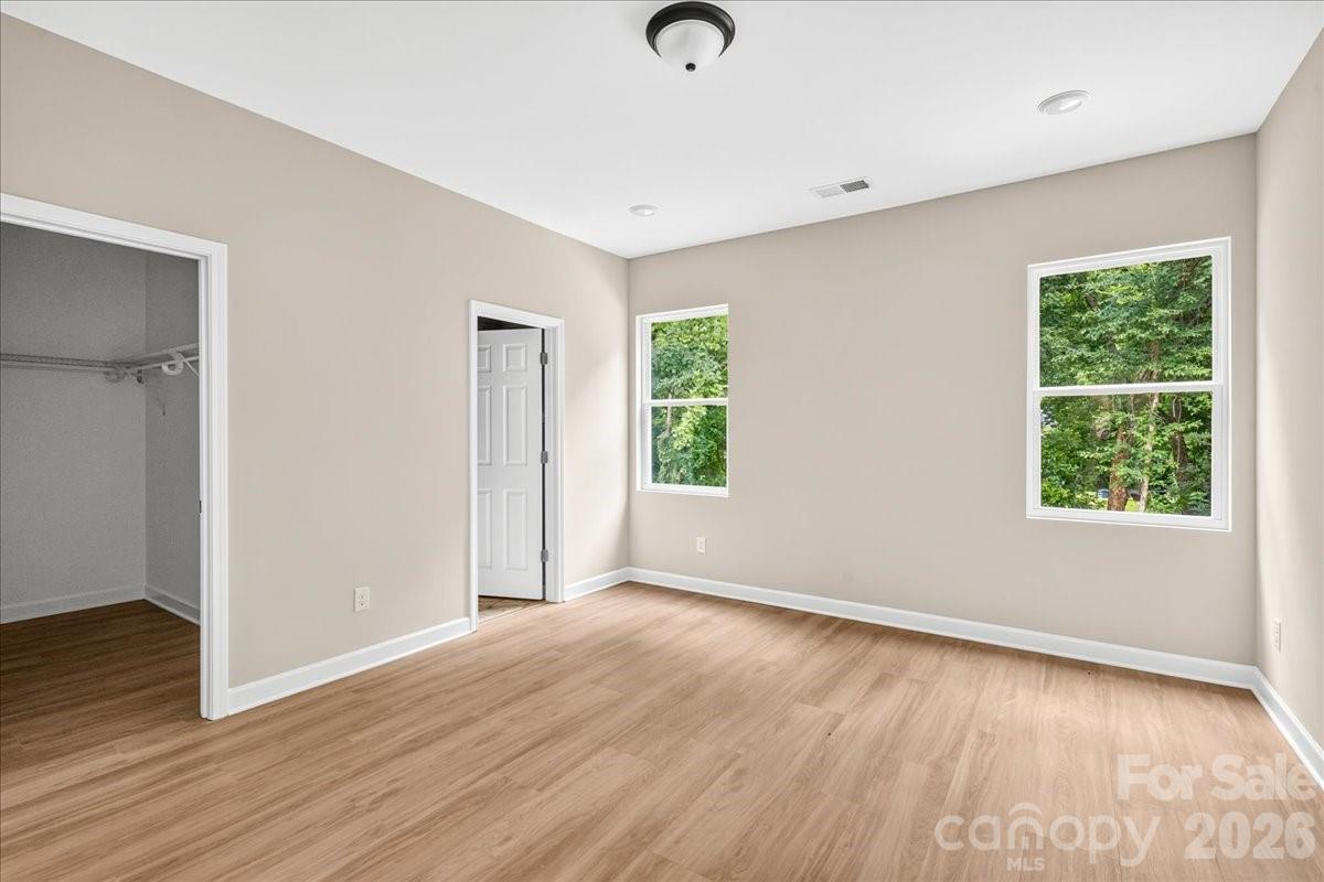1034 Grady Street Property Photo 13