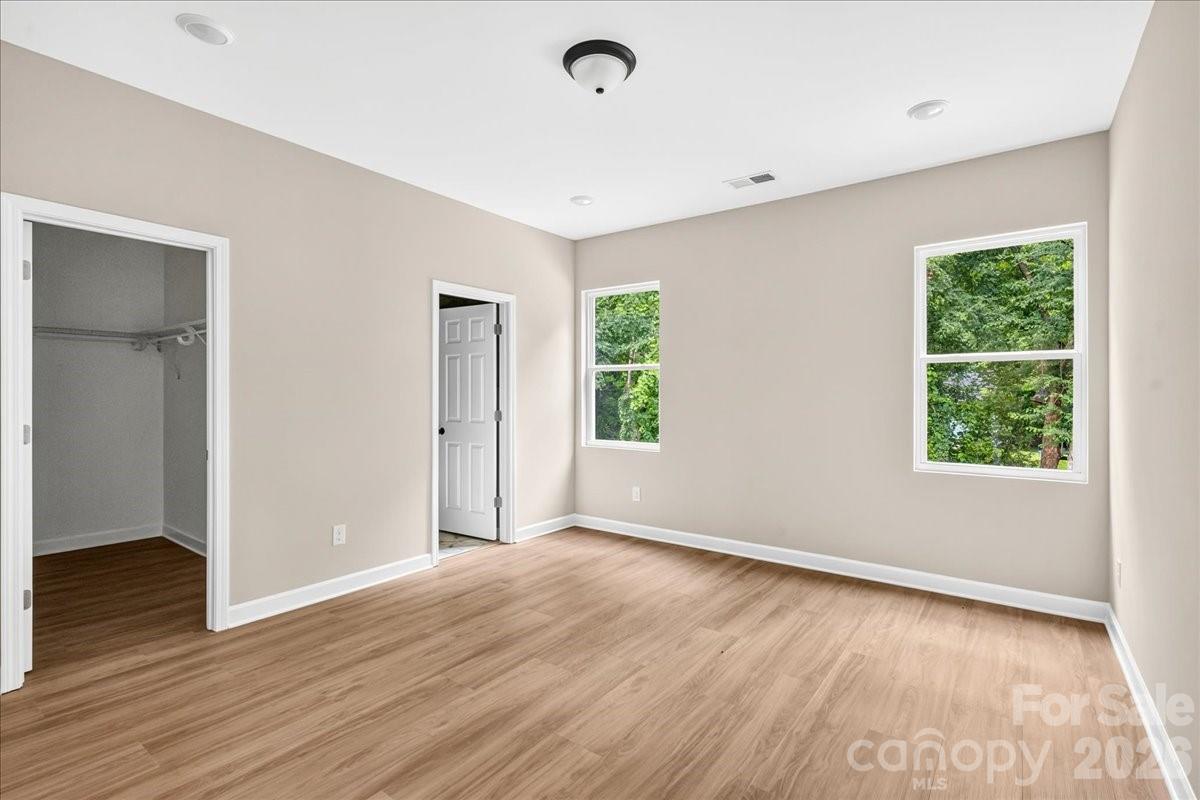 1034 Grady Street Property Photo 14
