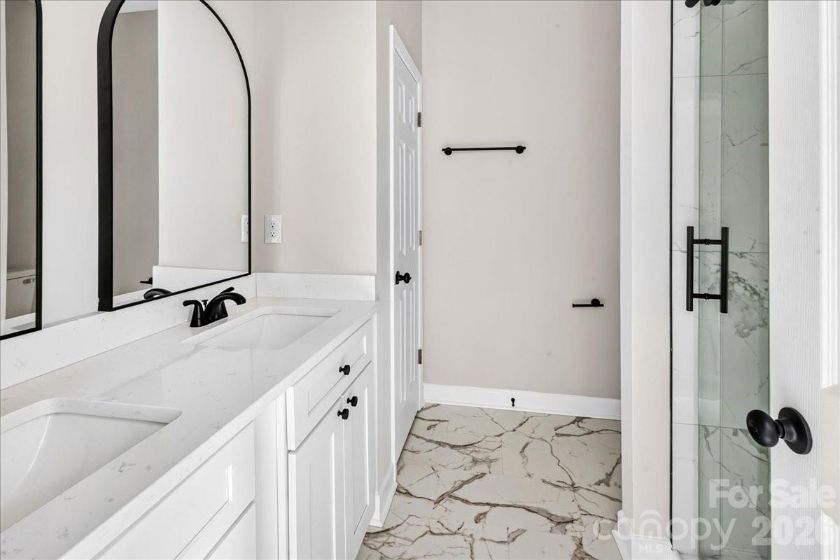 1034 Grady Street Property Photo 15