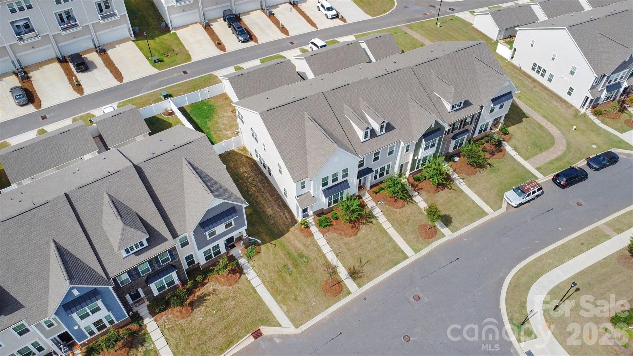 933 Cobbled Way Property Photo 2