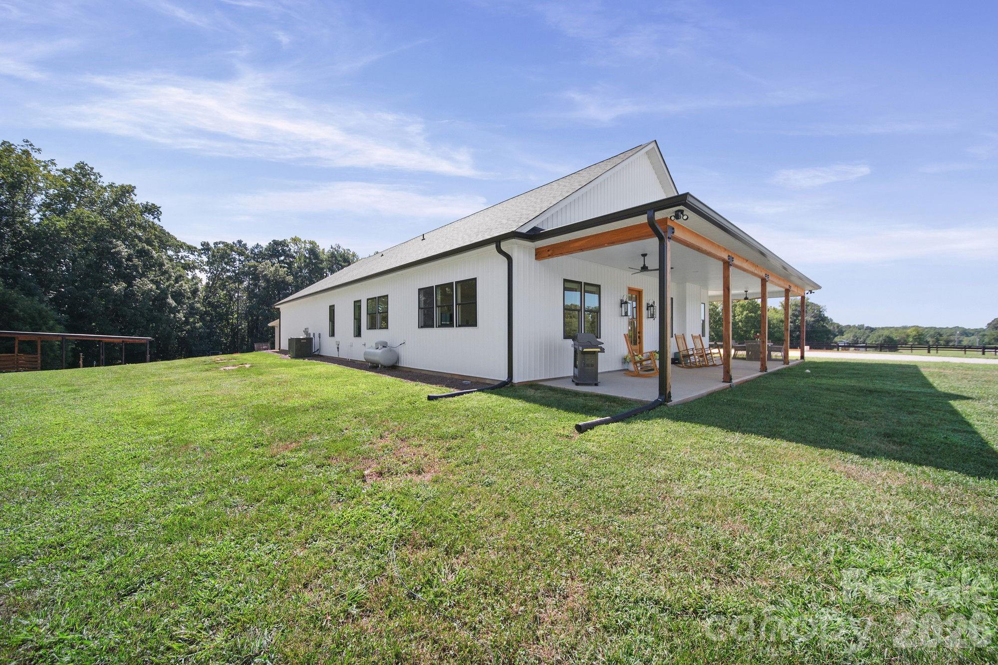 4035 Daugherty Road Property Photo 5