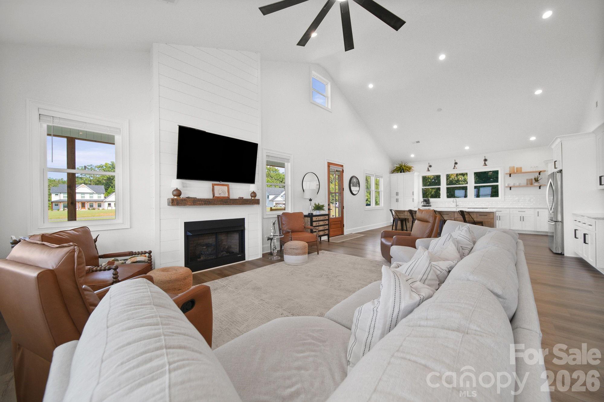 4035 Daugherty Road Property Photo 12