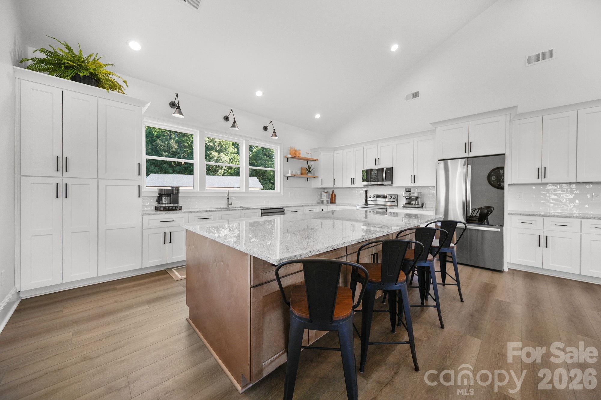 4035 Daugherty Road Property Photo 15