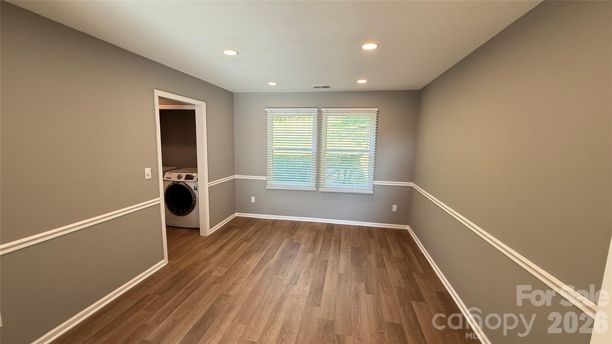 7725 Batavia Lane Property Photo 8