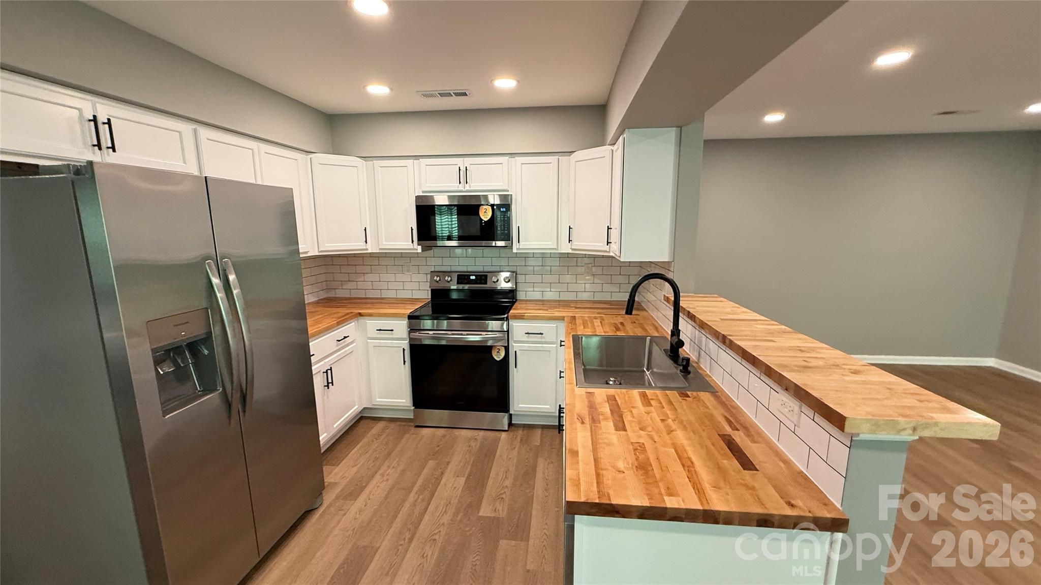 7725 Batavia Lane Property Photo 11
