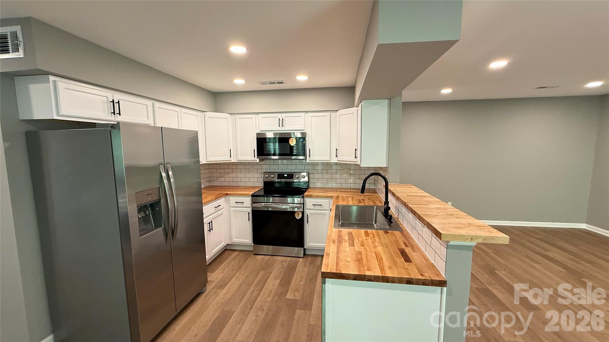 7725 Batavia Lane Property Photo 12