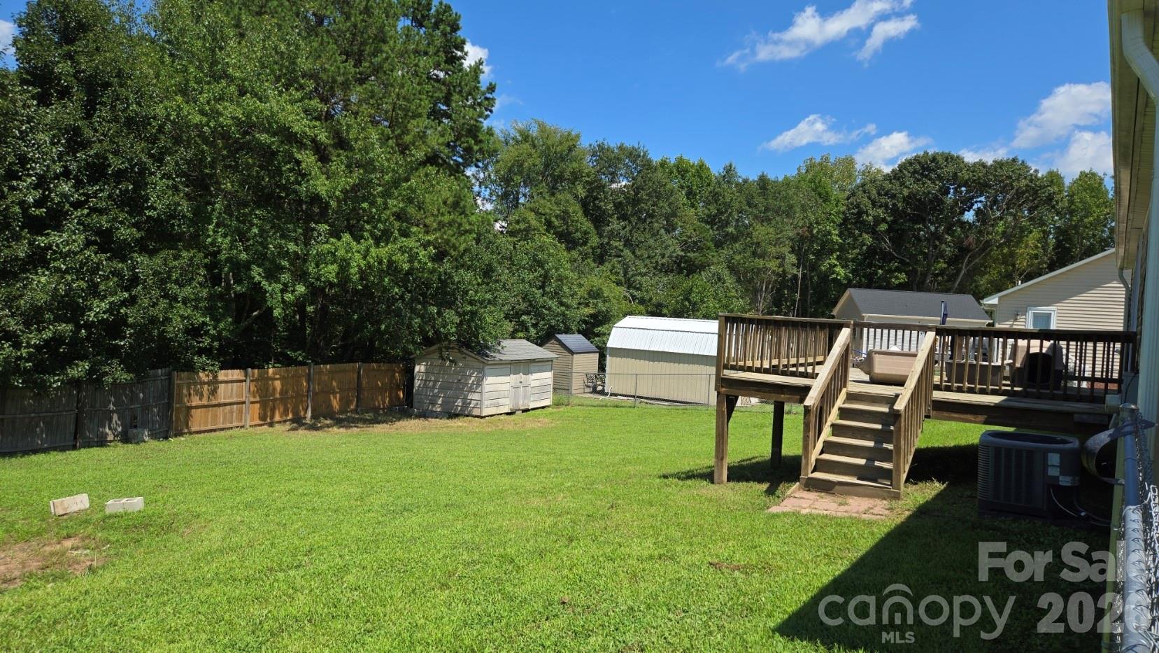 176 Crown Court Property Photo 4