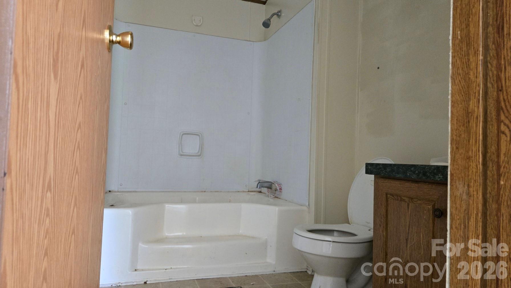 176 Crown Court Property Photo 7