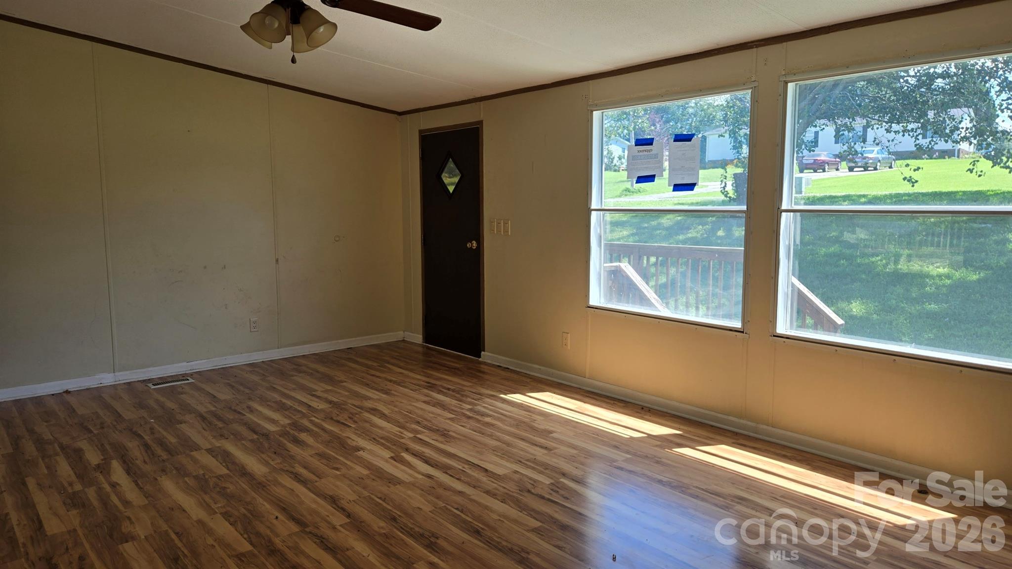 176 Crown Court Property Photo 8