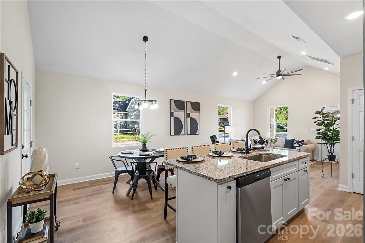 1102 W Horah Street Property Photo 10