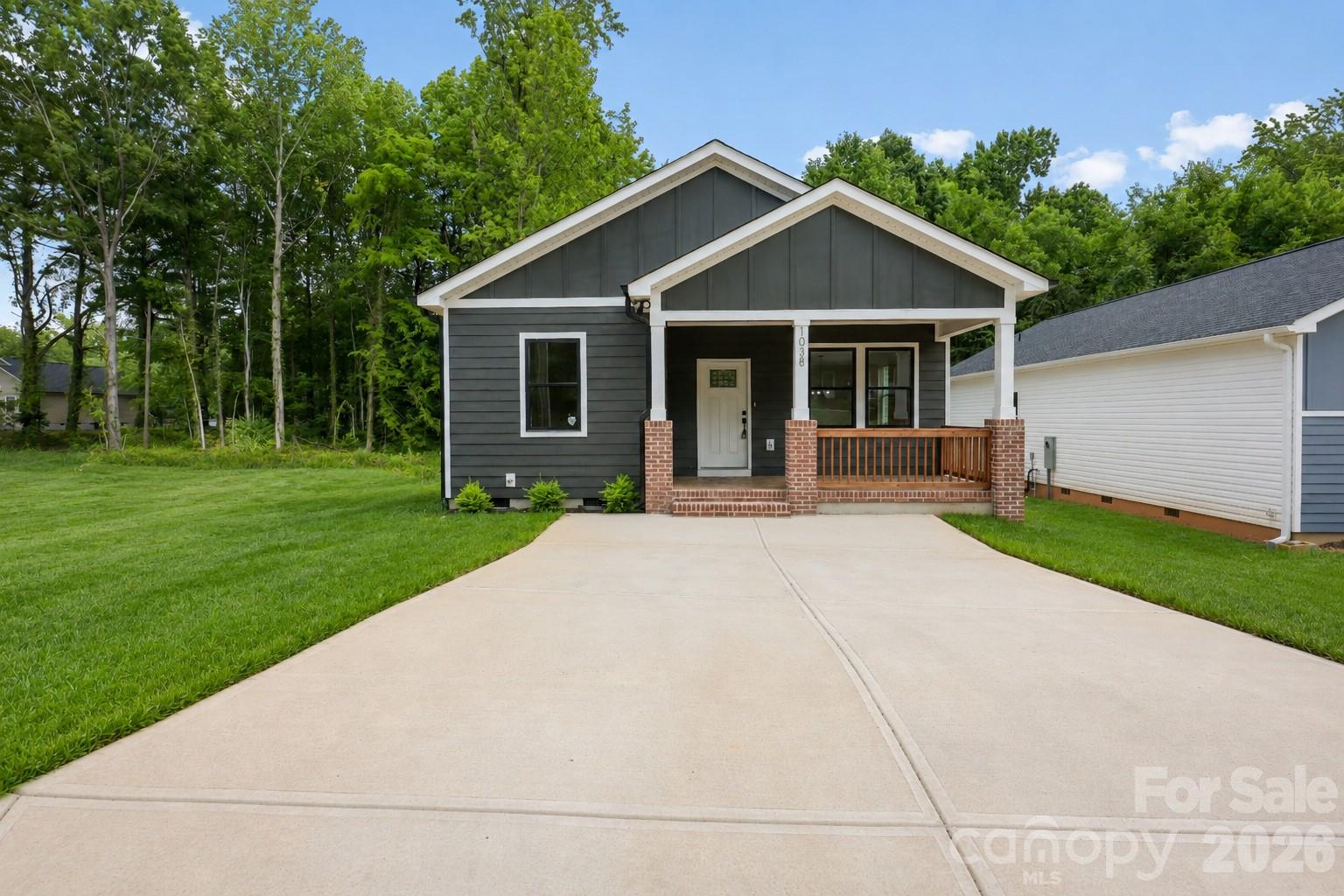 1038 Grady Street Property Photo 1