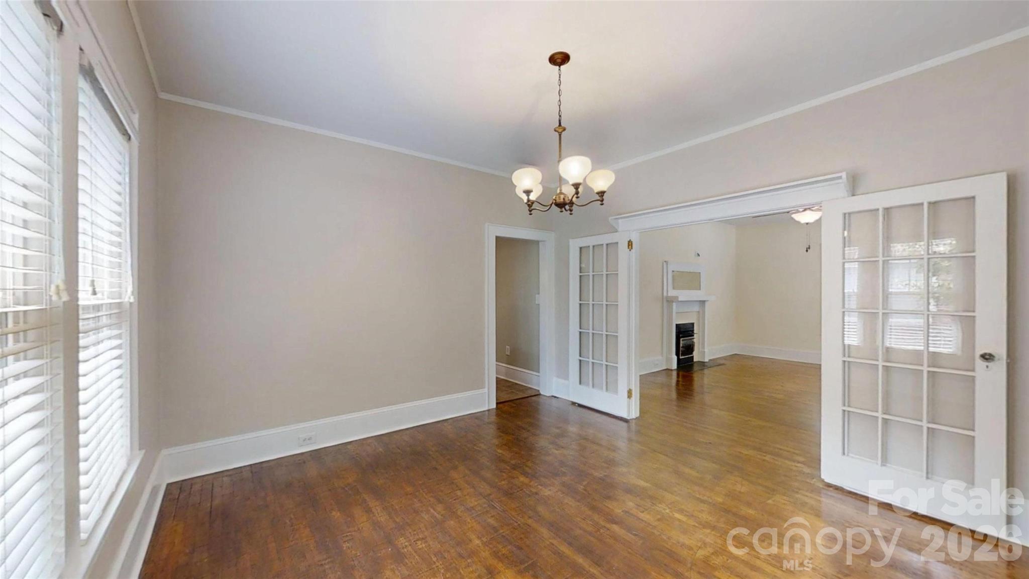 618 S Poplar Street Property Photo 5