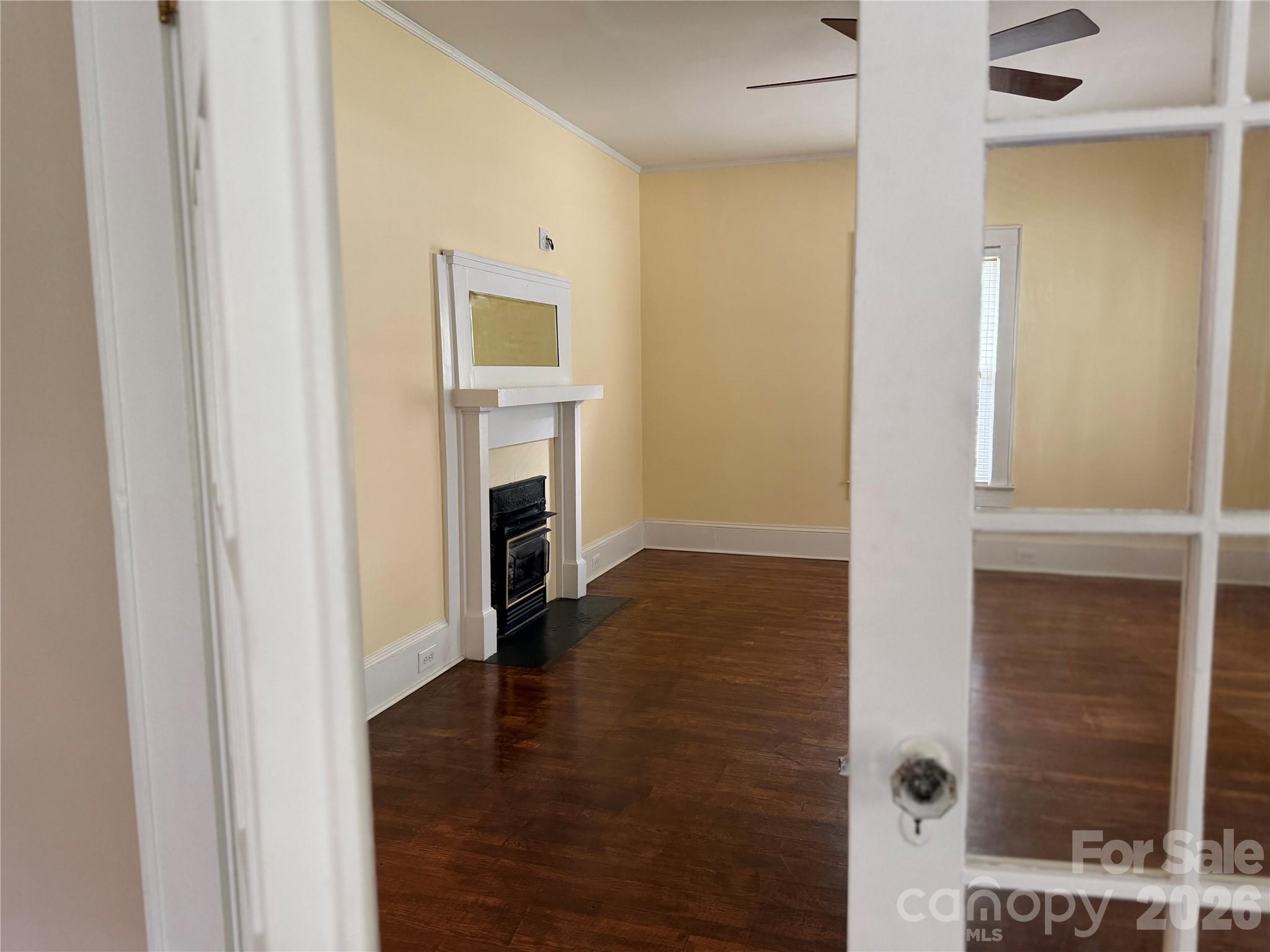618 S Poplar Street Property Photo 6