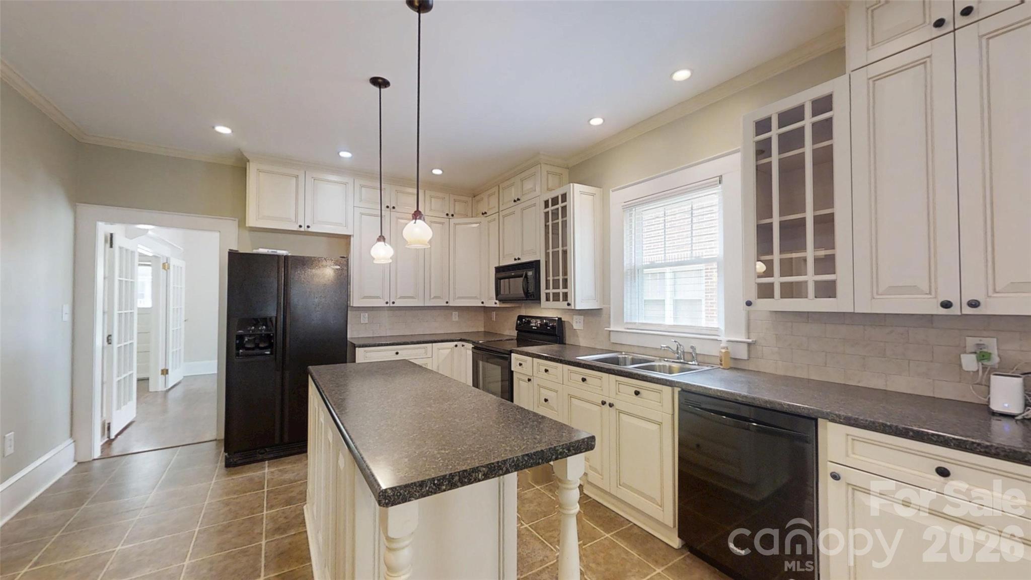 618 S Poplar Street Property Photo 11