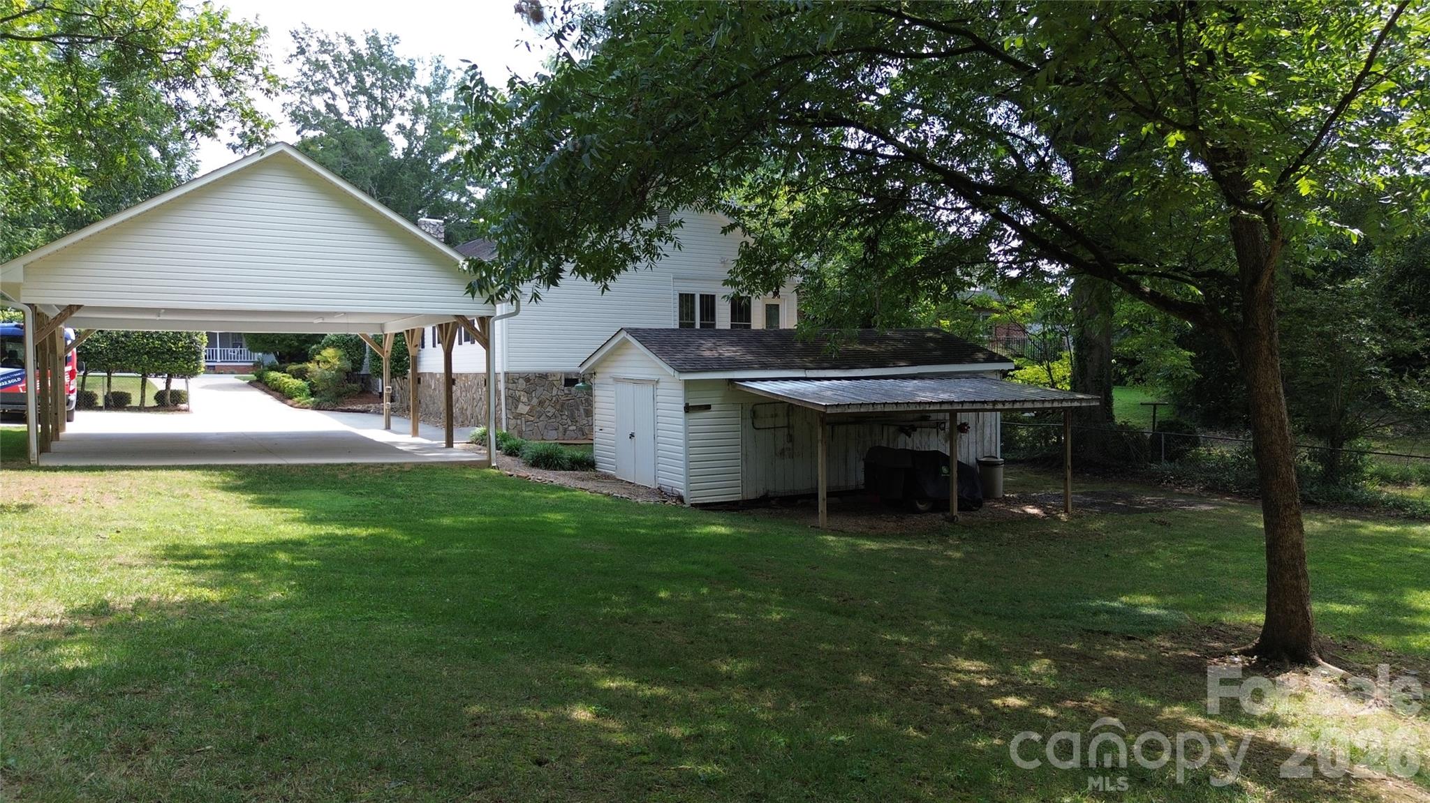 618 S Poplar Street Property Photo 31