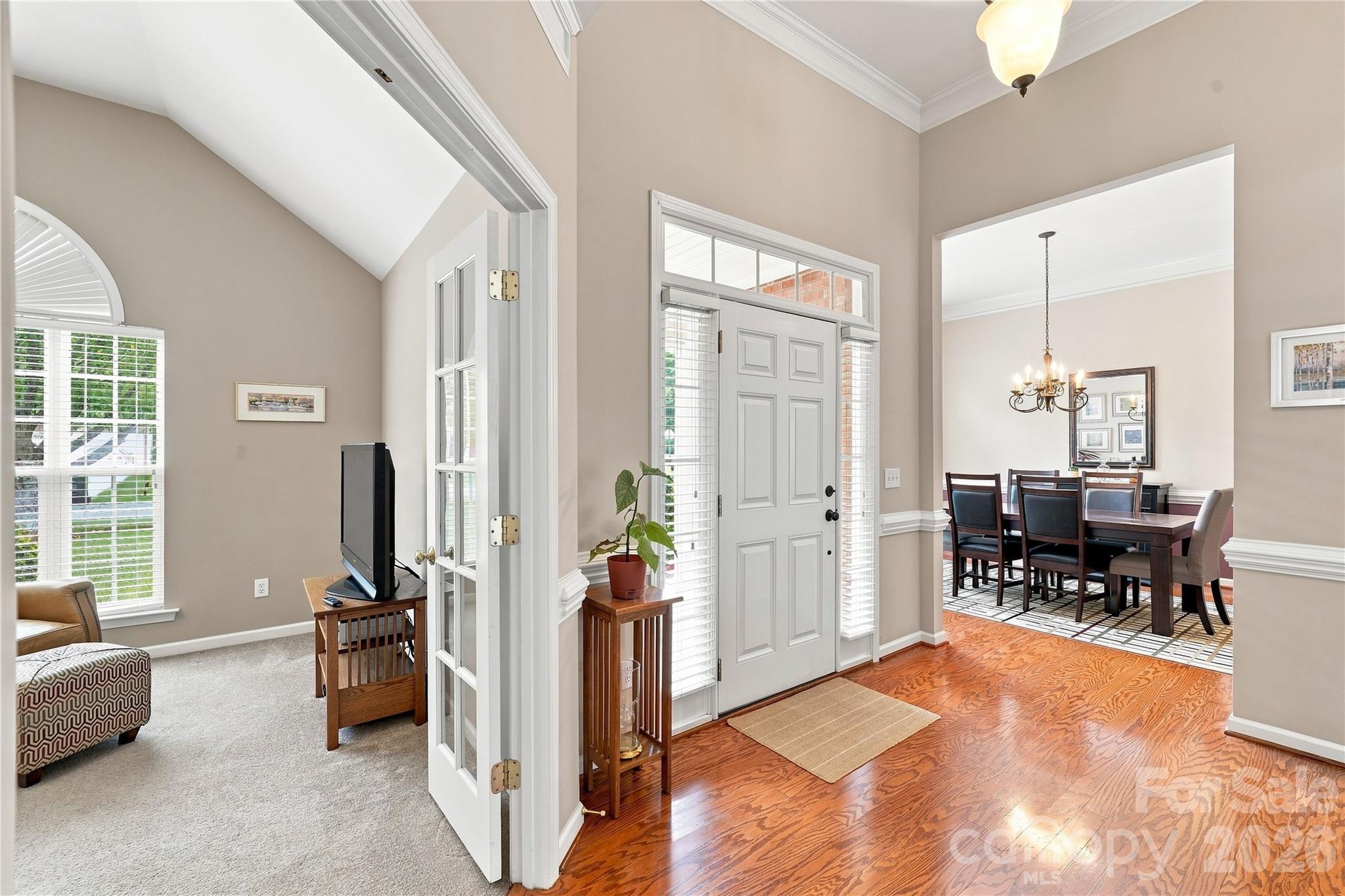 508 Montgrove Place Property Photo 4