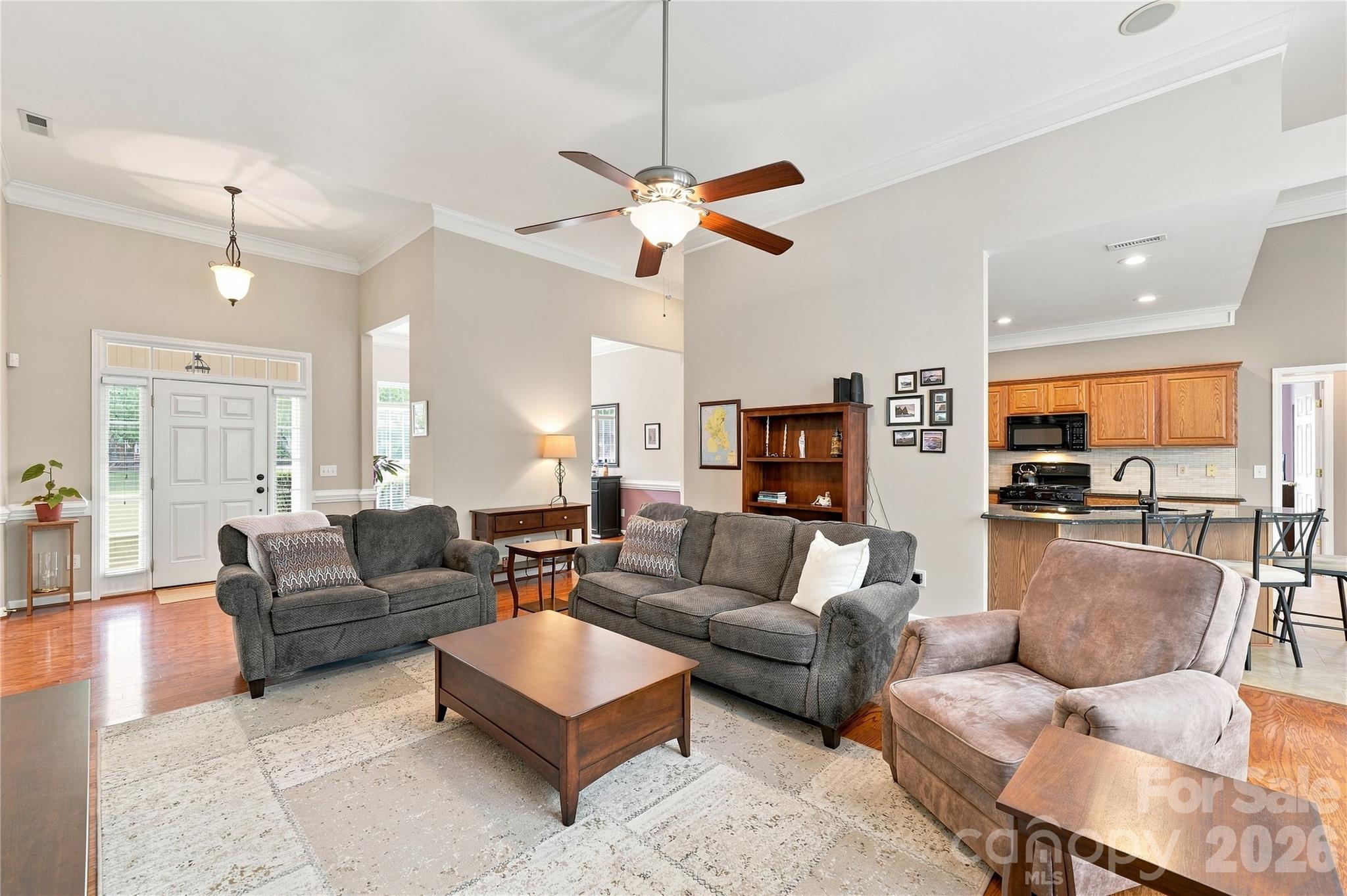 508 Montgrove Place Property Photo 8