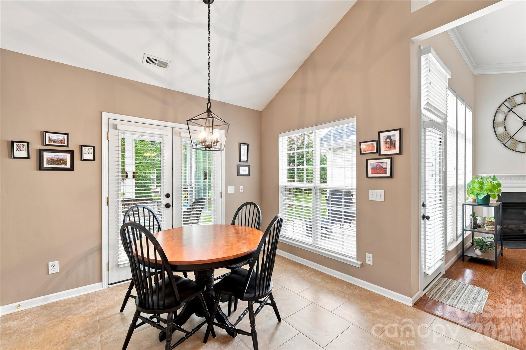 508 Montgrove Place Property Photo 18