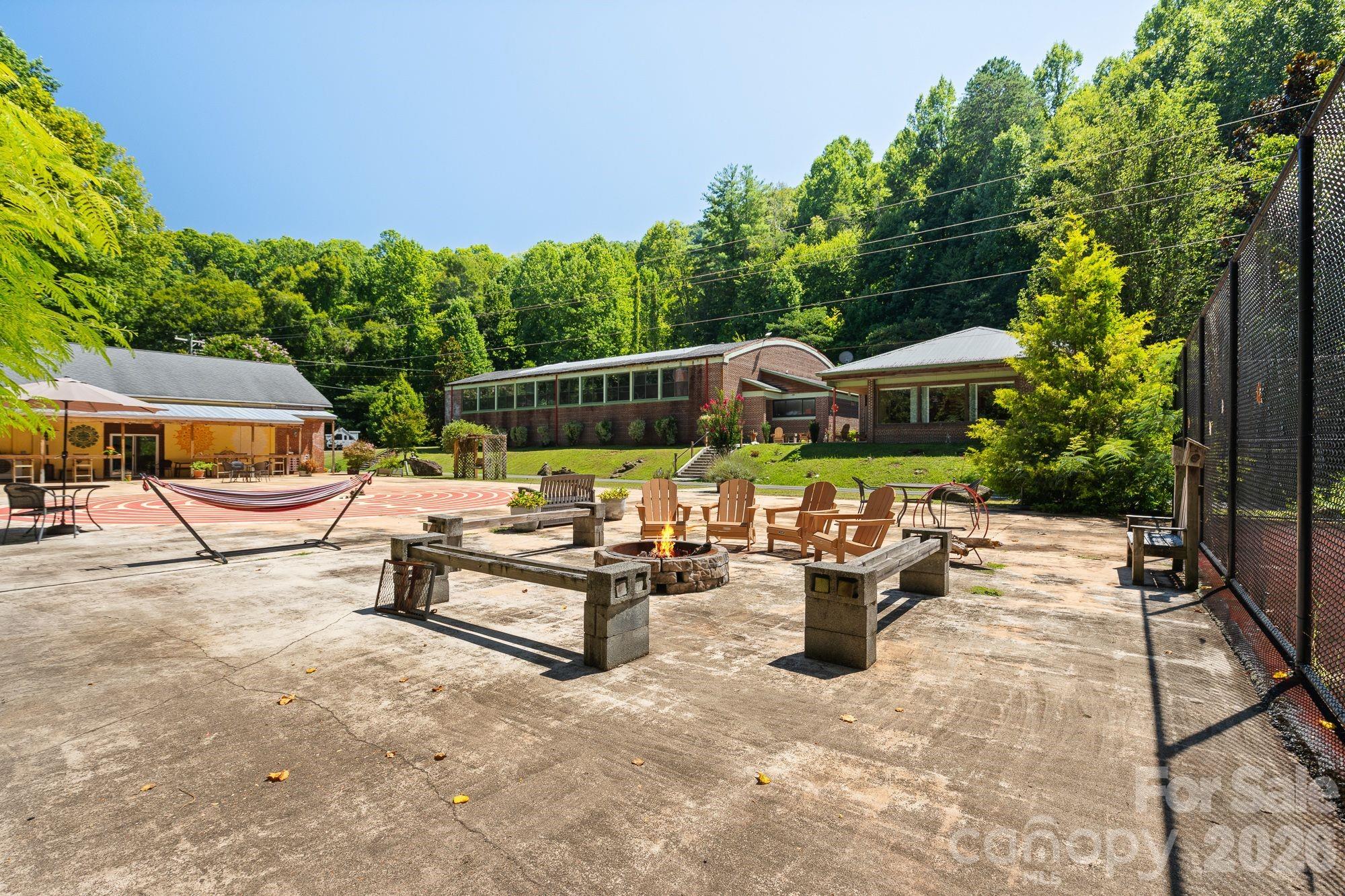 504 Mountain View School Road Property Photo 3