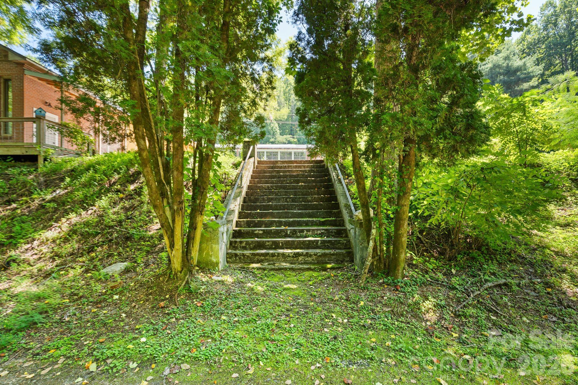 504 Mountain View School Road Property Photo 15