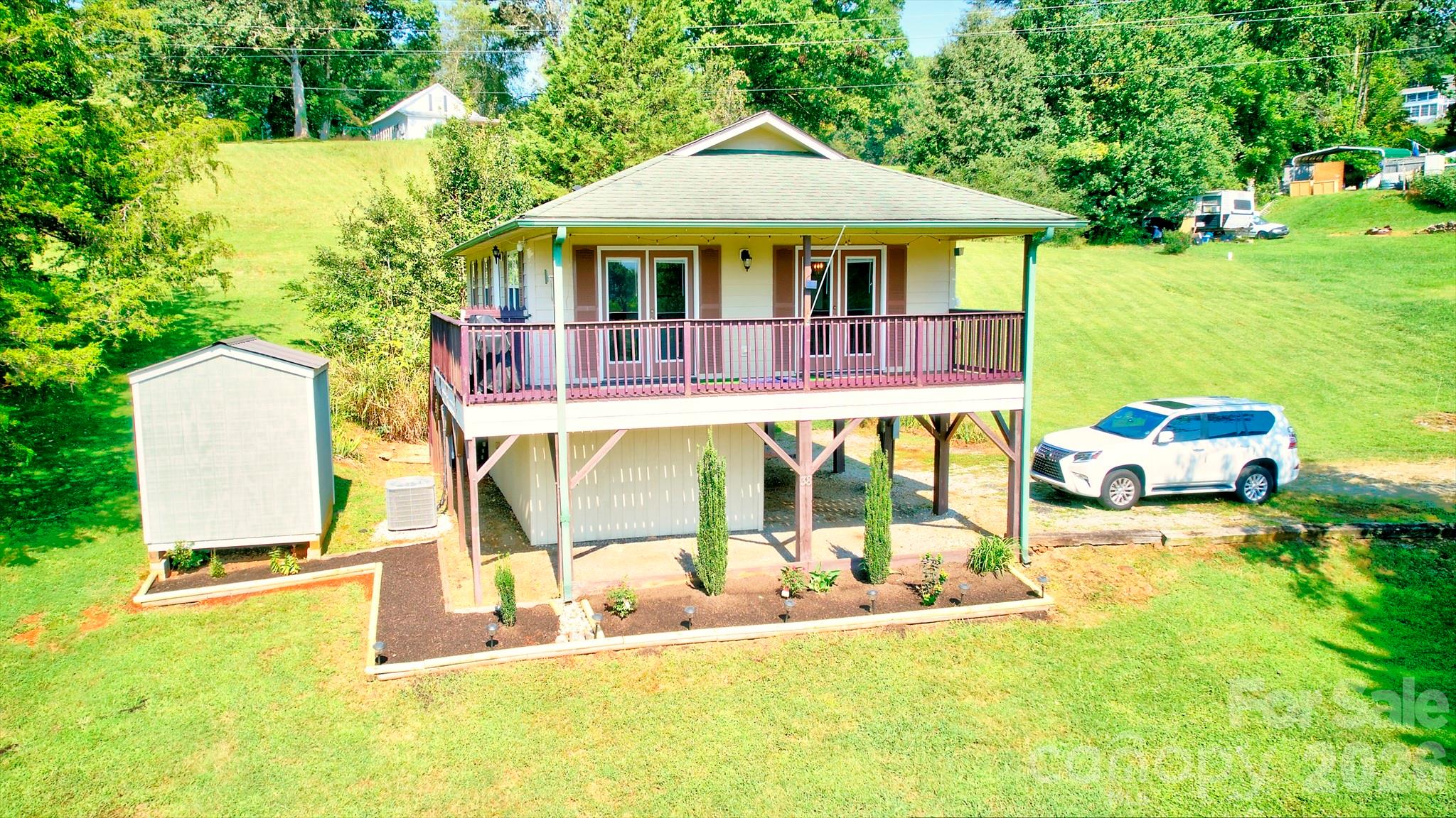 38 Country Lane 33 Property Photo 1