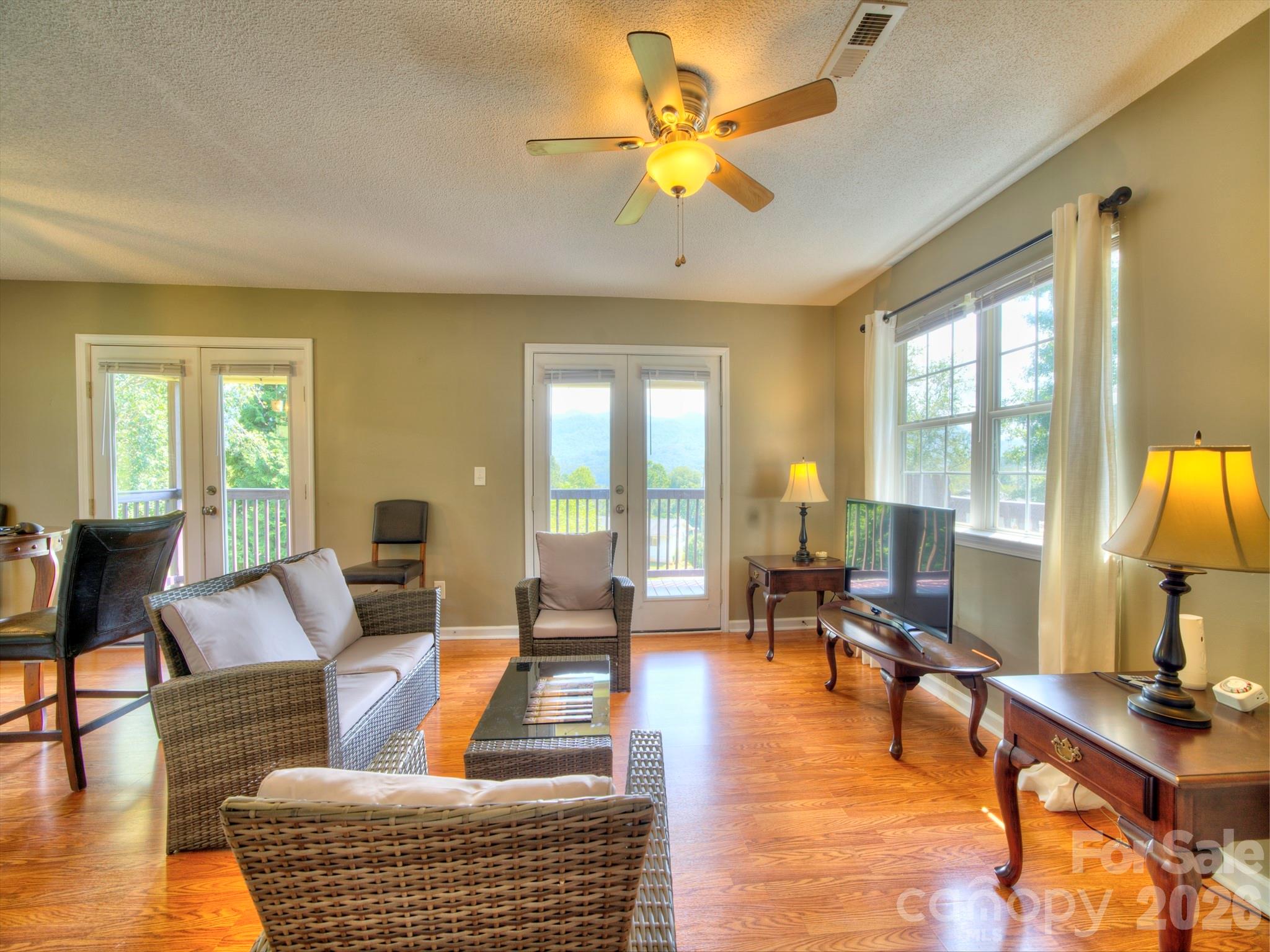 38 Country Lane 33