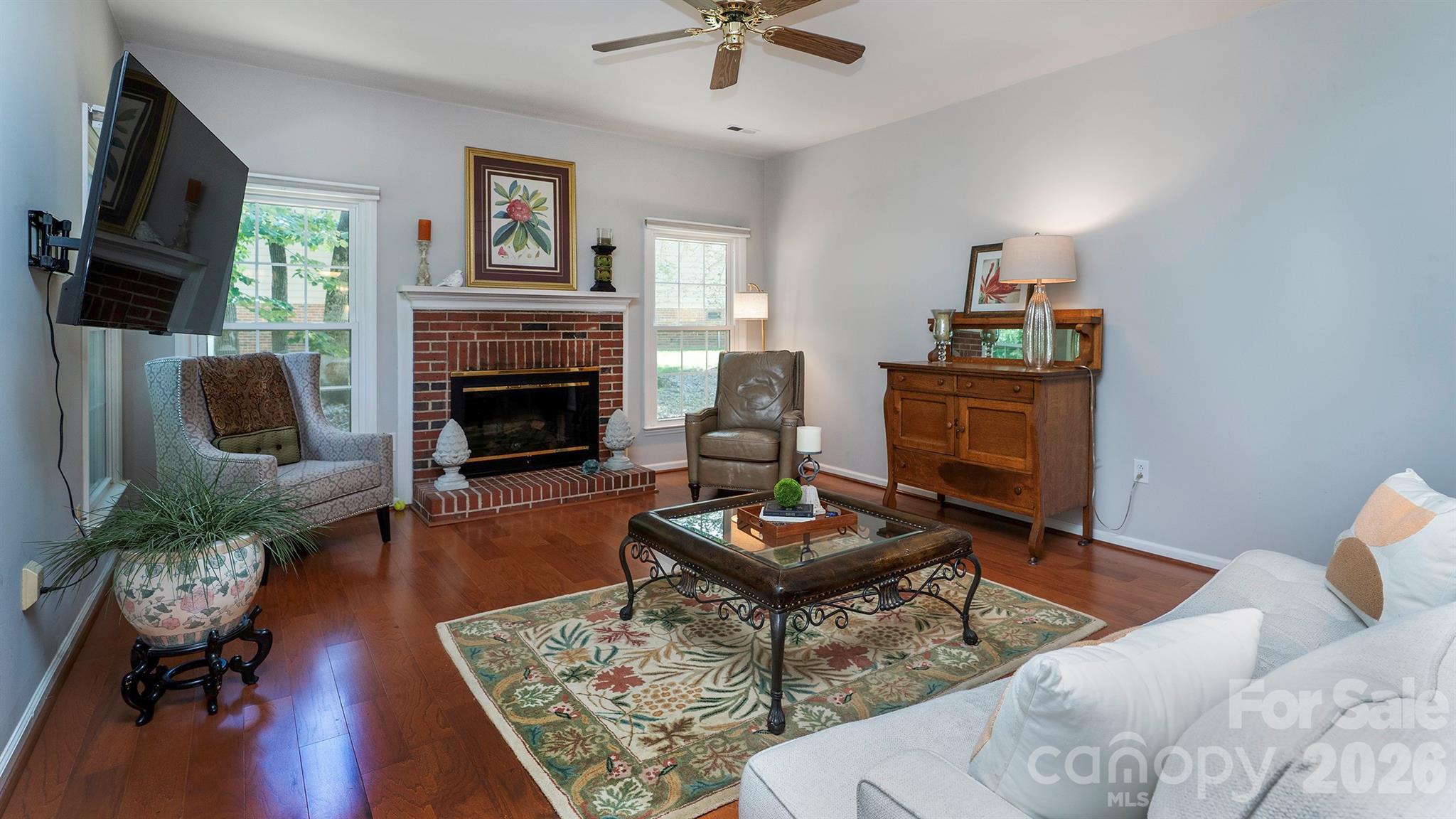 4314 Silvermere Way Property Photo 4