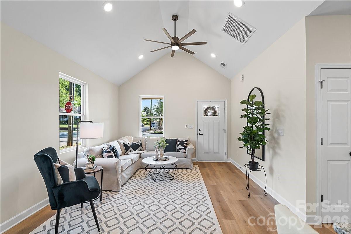 1129 3rd Street Property Photo 6