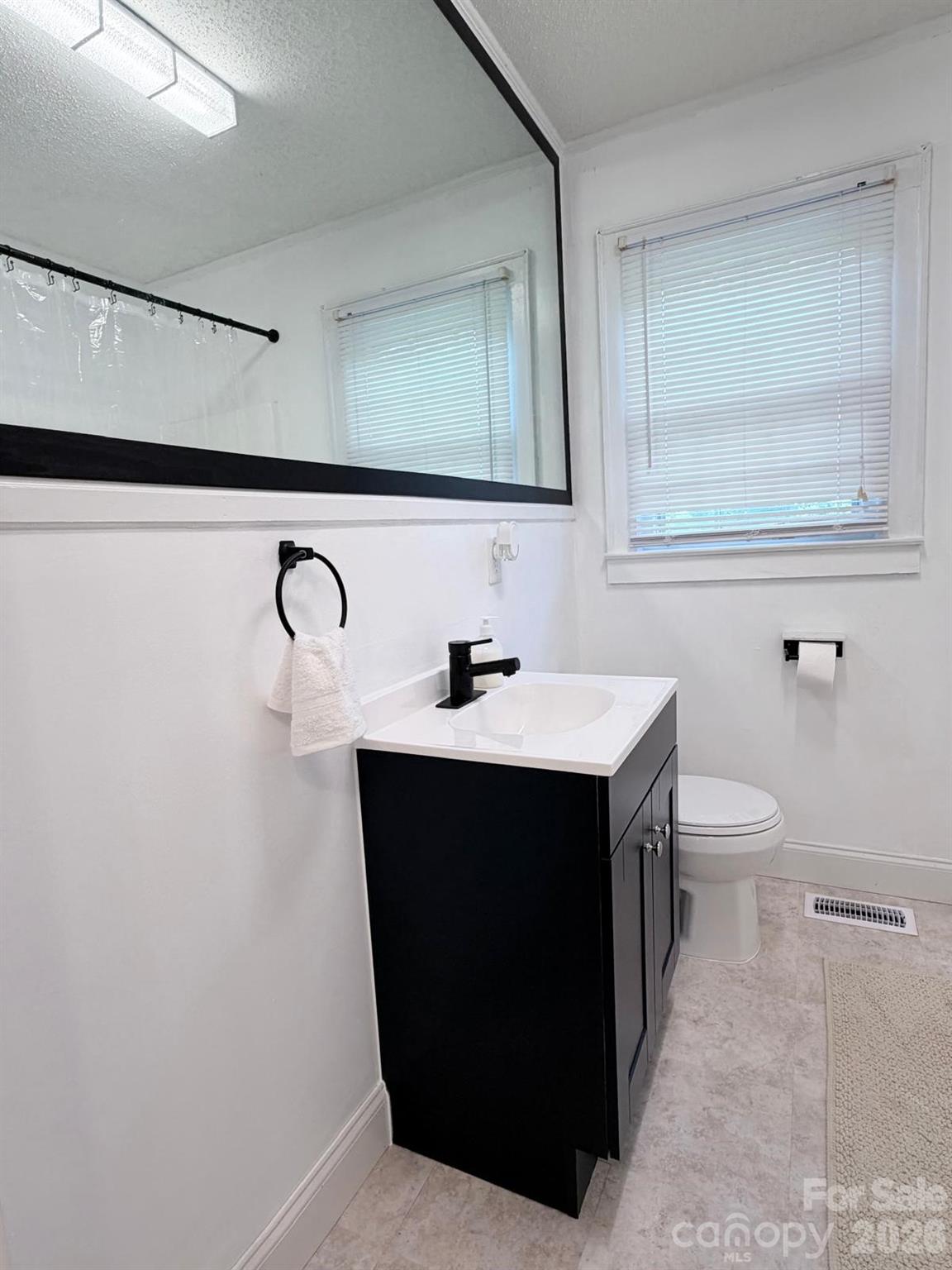 2180 Lynwood Drive Property Photo 15