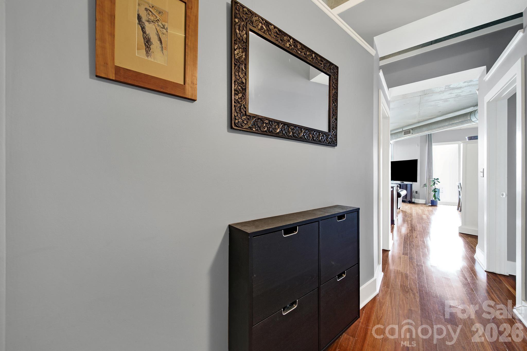 505 E 6th Street 909 Property Photo 3