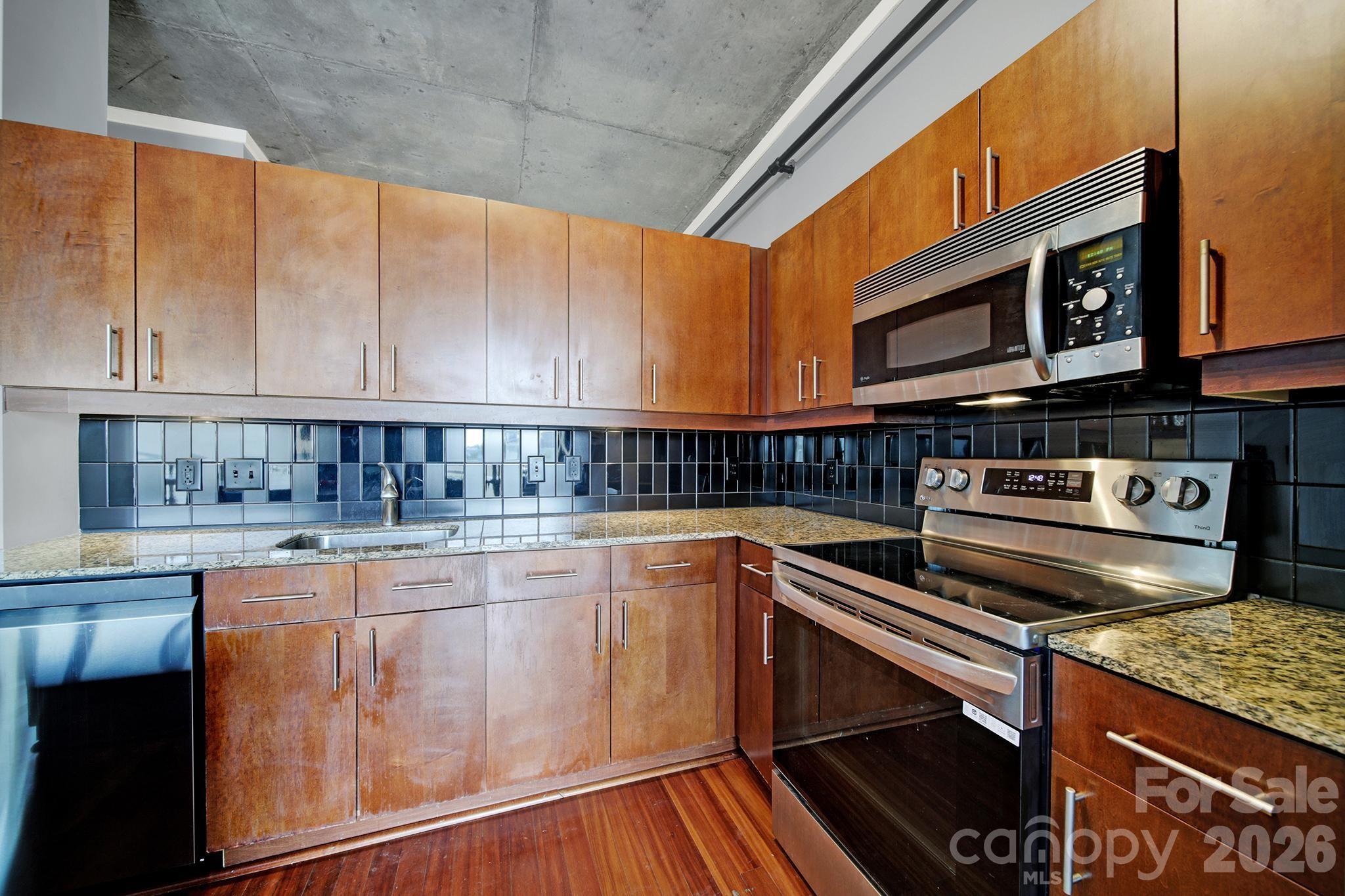 505 E 6th Street 909 Property Photo 8