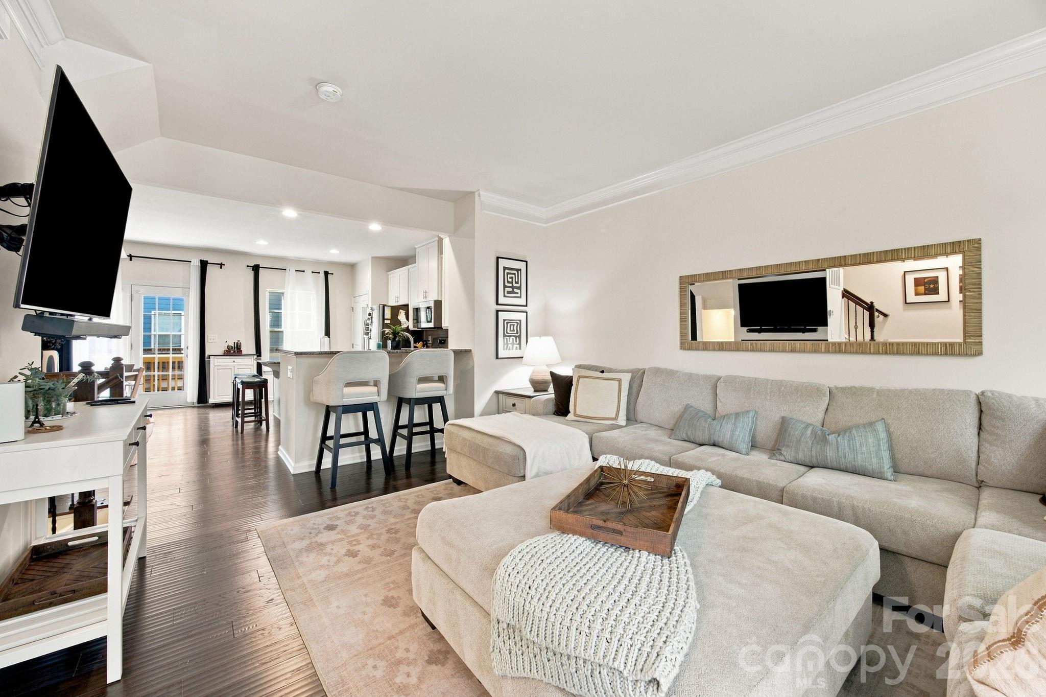 1321 Queen Lyon Court Property Photo 8