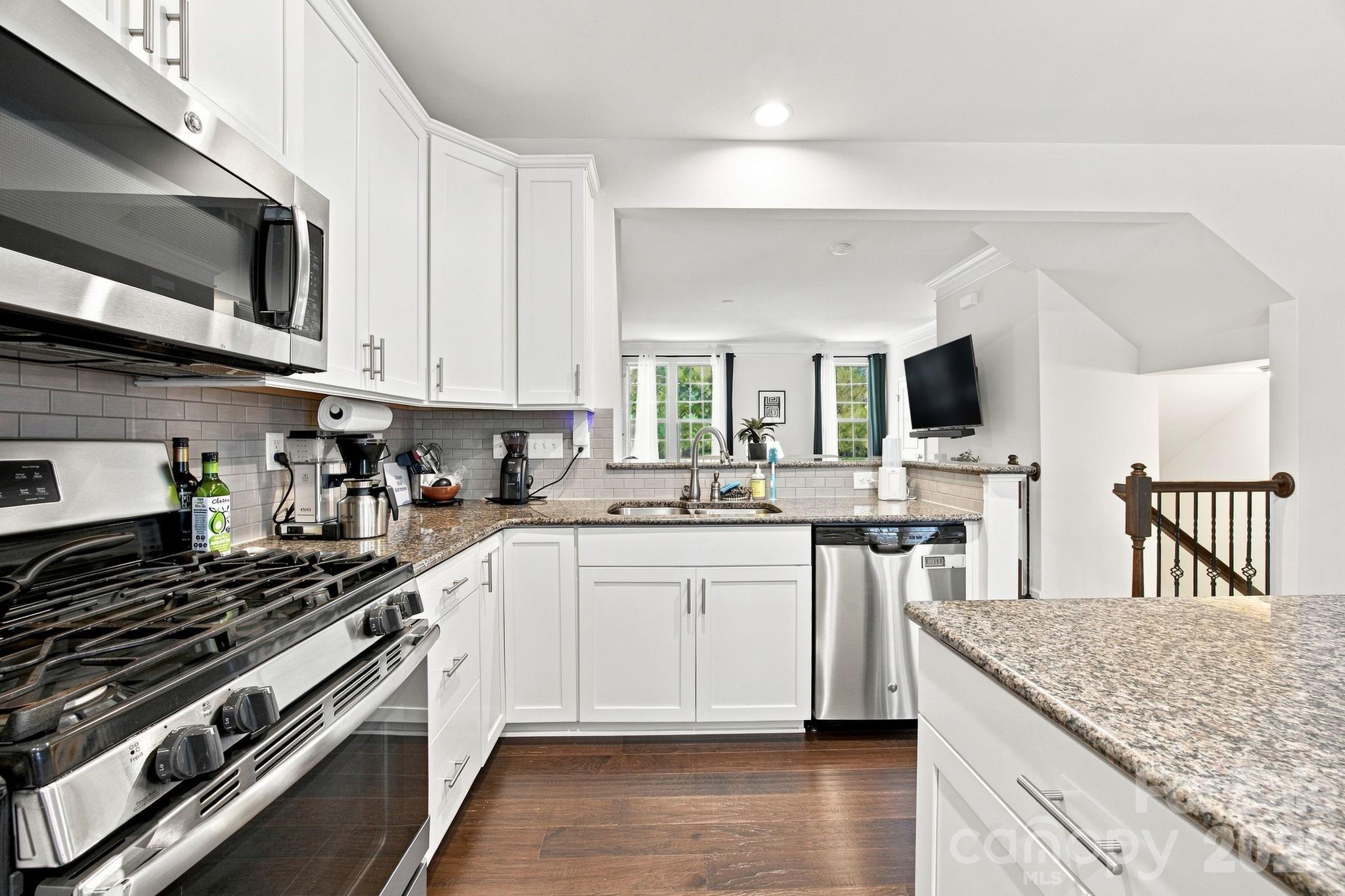 1321 Queen Lyon Court Property Photo 14