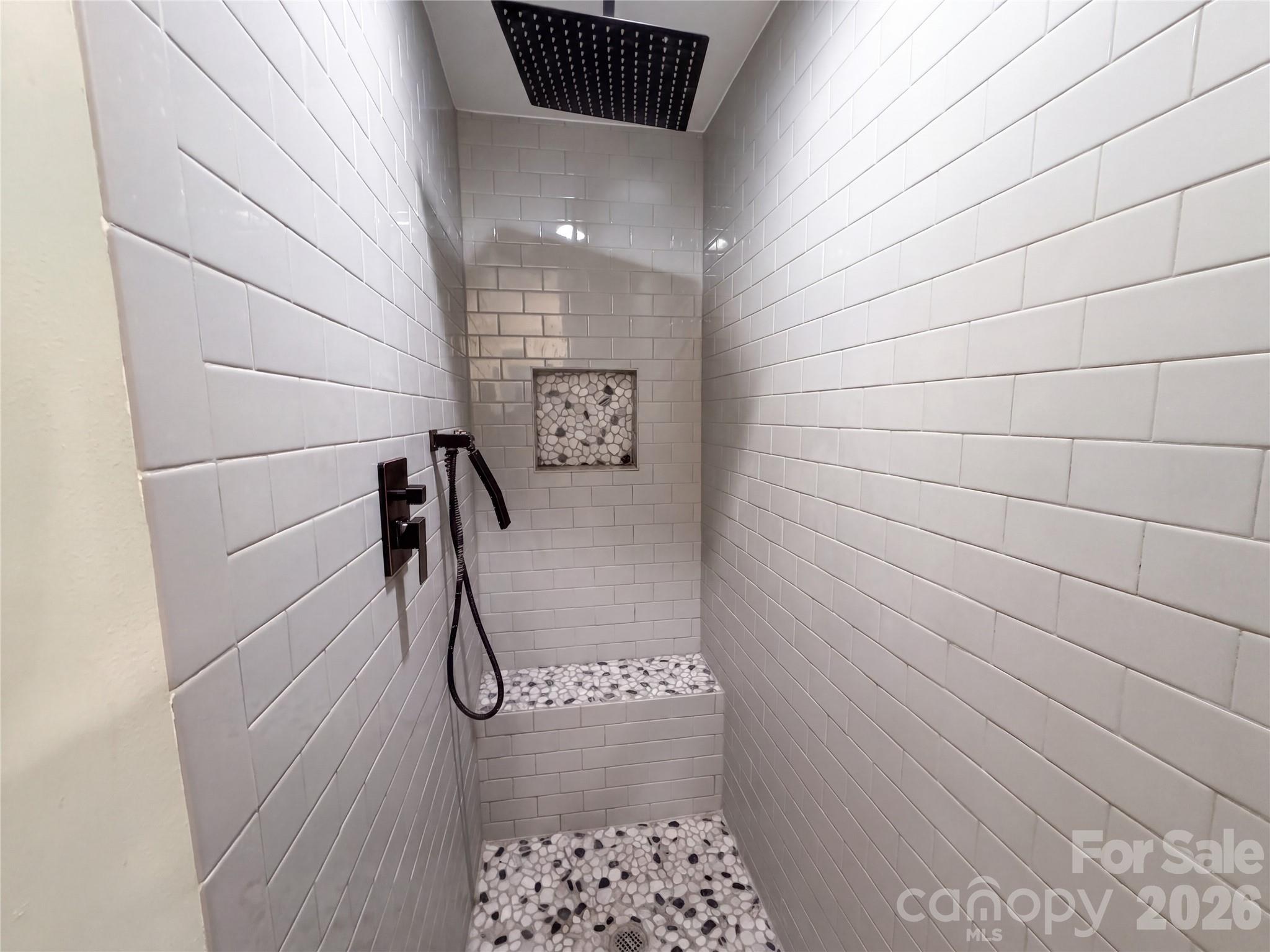 5630 S New Hope Road Property Photo 5