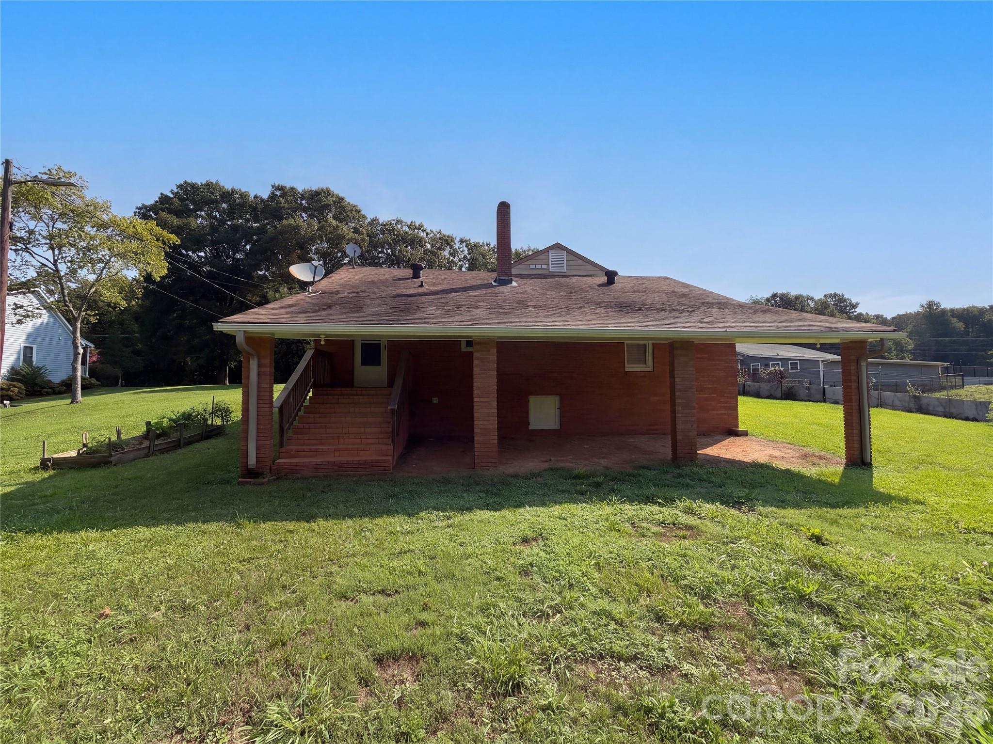 5630 S New Hope Road Property Photo 6