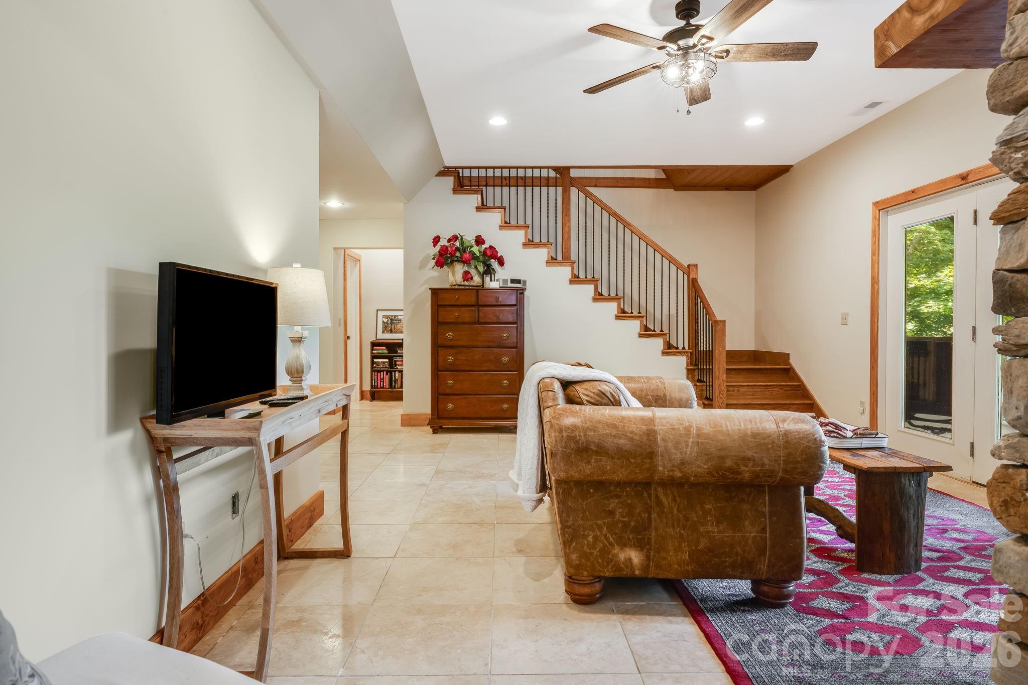 32 Zebulon Lane Property Photo 23