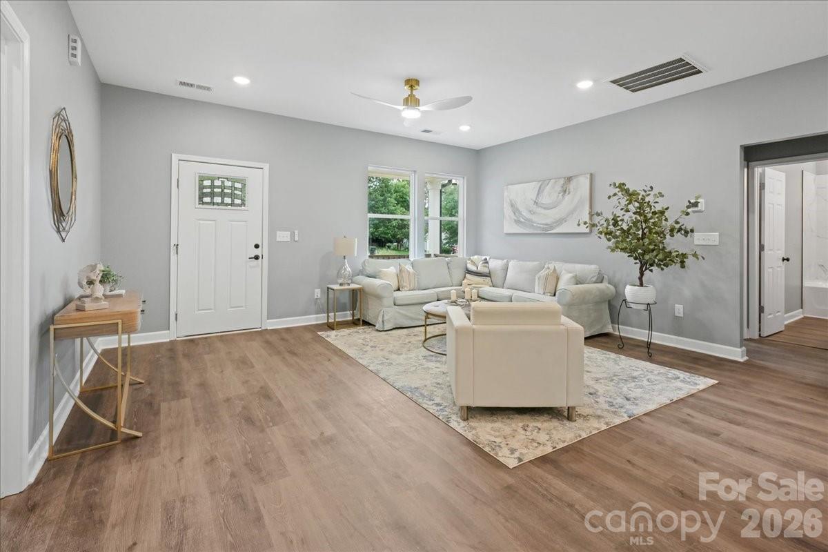 120 Whistling Pines Drive Property Photo 7