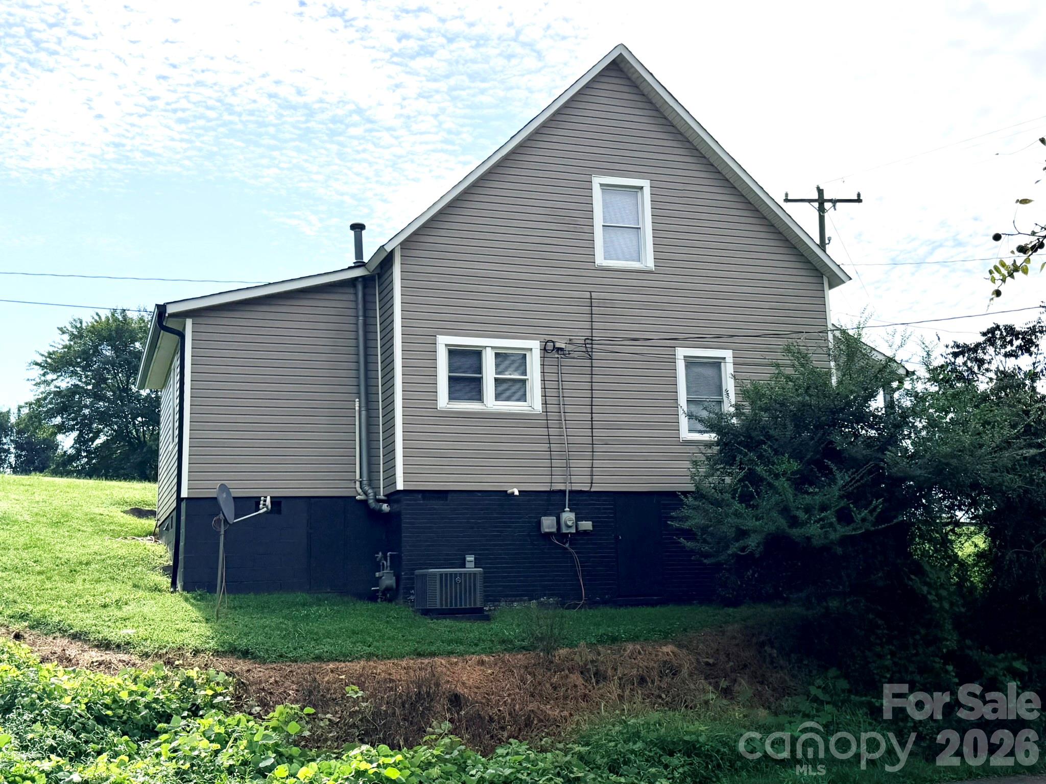 301 Magnolia Street Property Photo 5