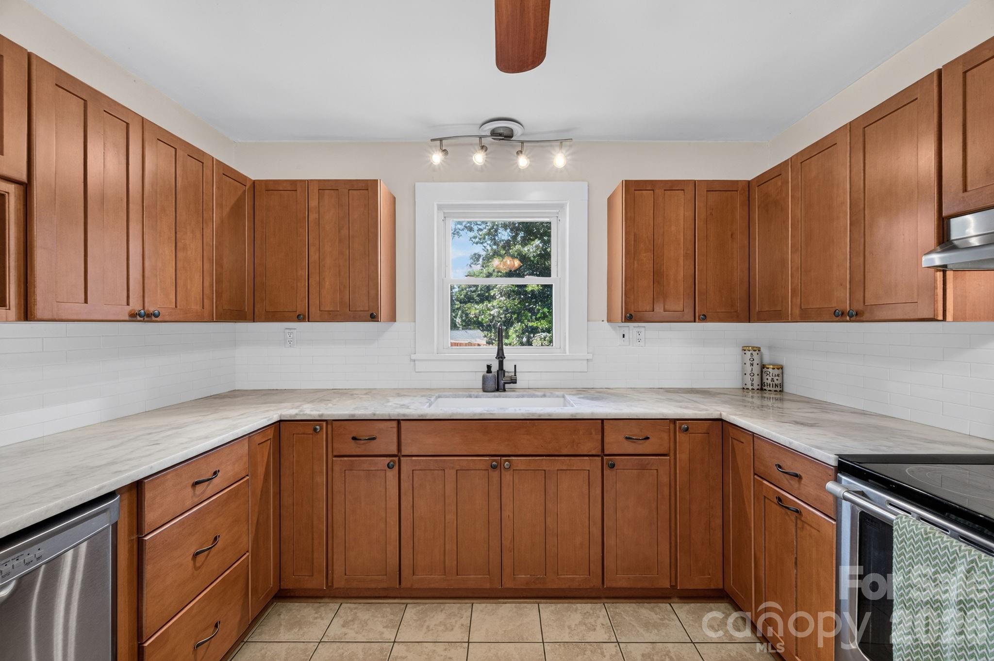 780 Jupiter Road Property Photo 15