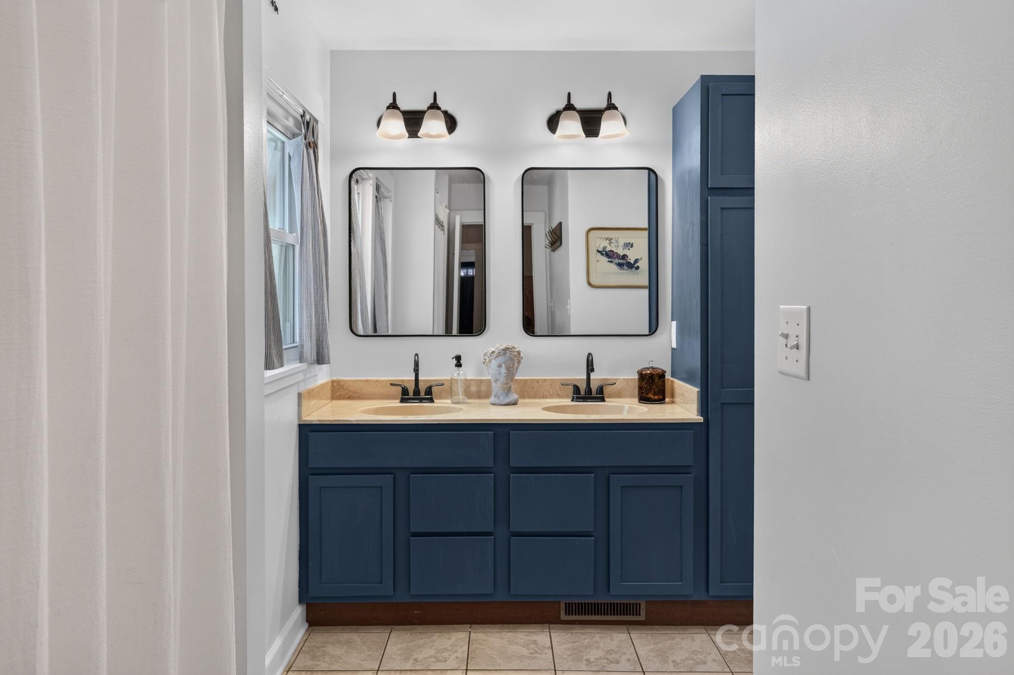 780 Jupiter Road Property Photo 23