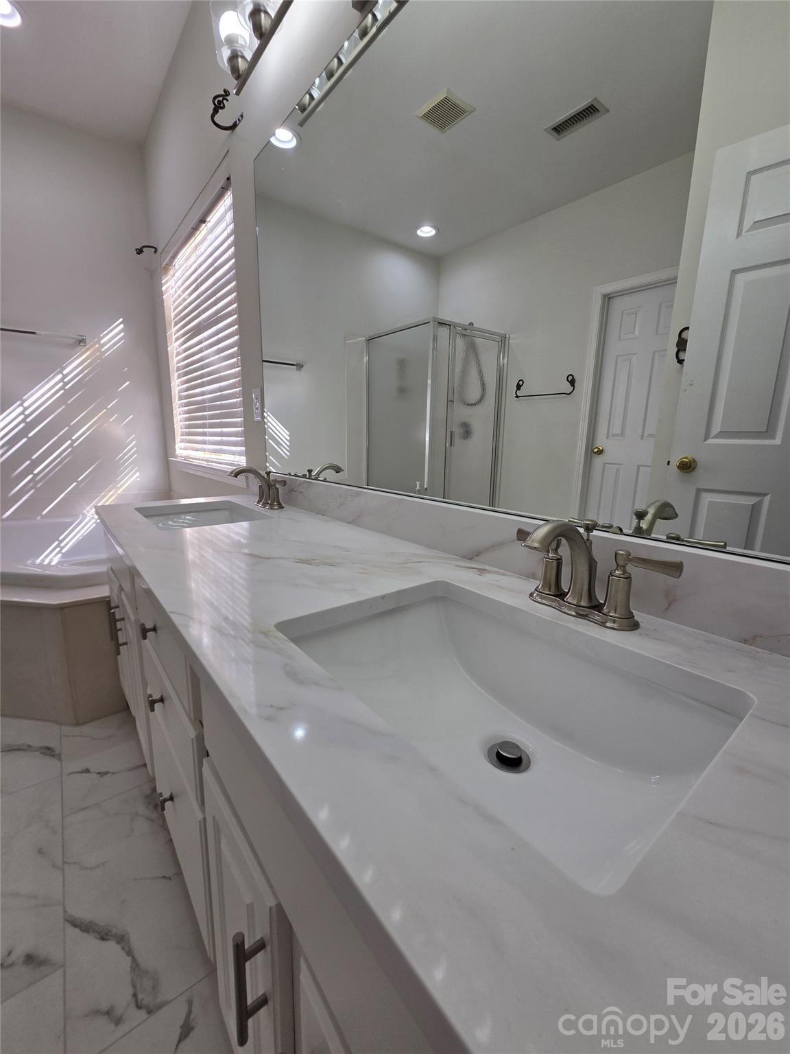 8800 Cavonnier Lane Property Photo 18
