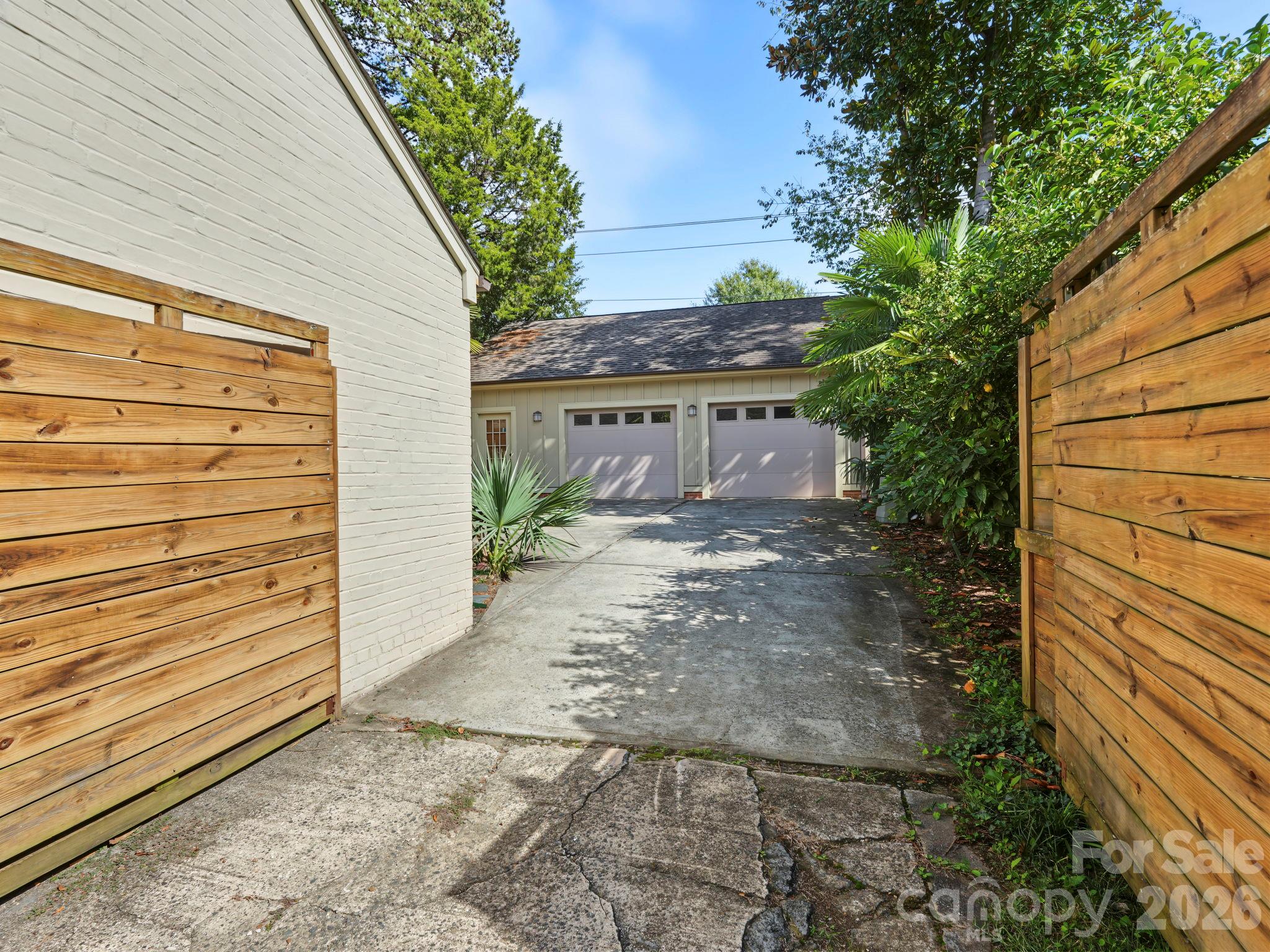 2218 Norcross Place Property Photo 2