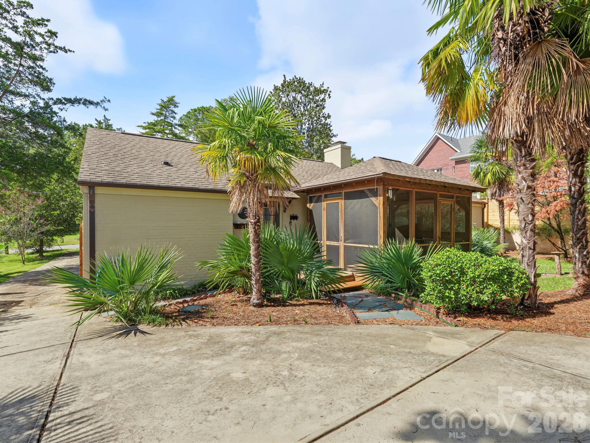 2218 Norcross Place Property Photo 3