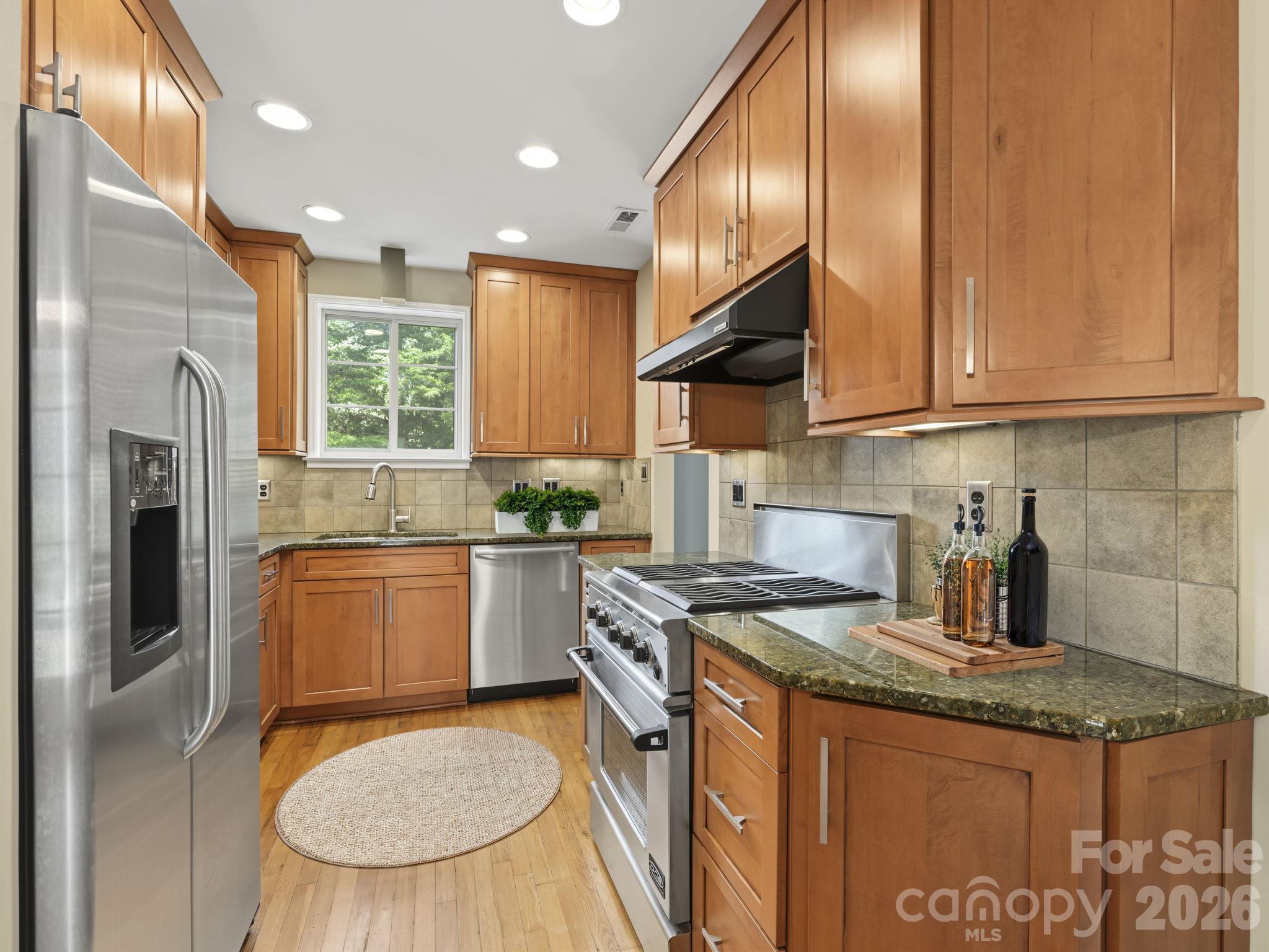 2218 Norcross Place Property Photo 11