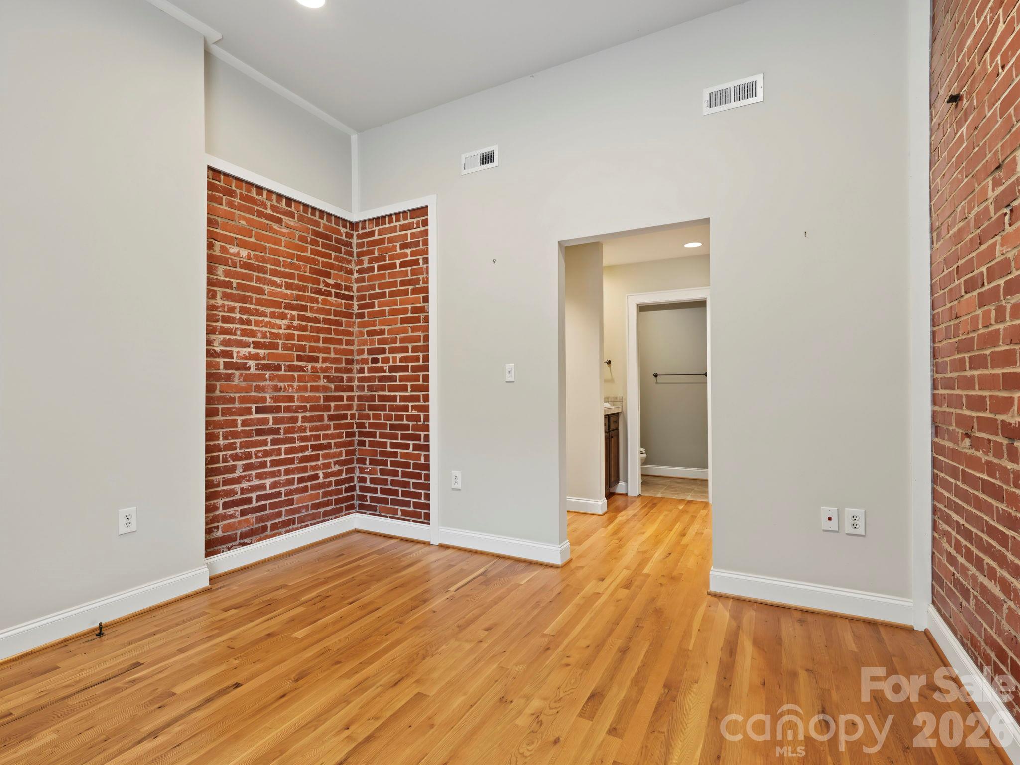 2218 Norcross Place Property Photo 16