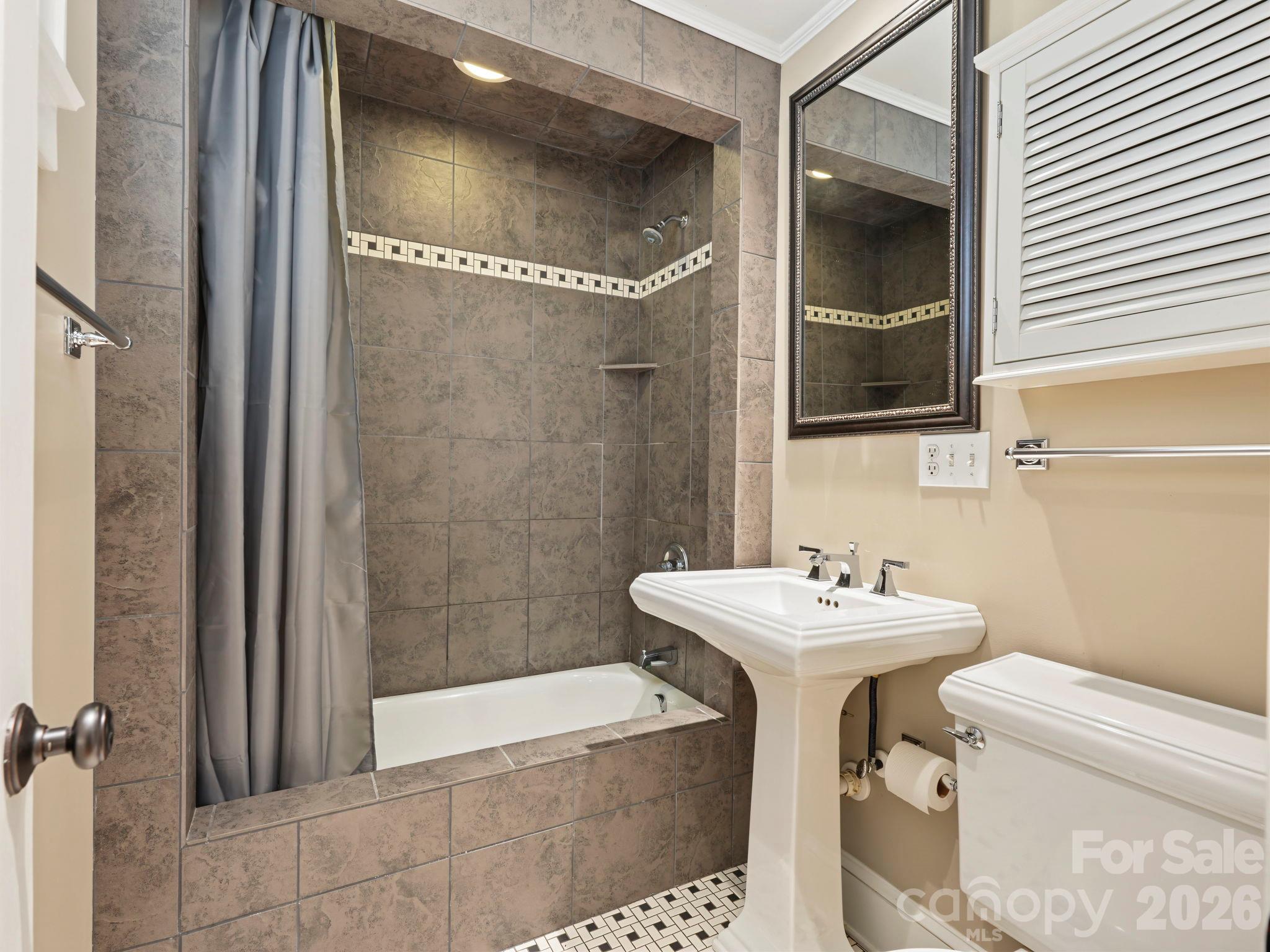 2218 Norcross Place Property Photo 22
