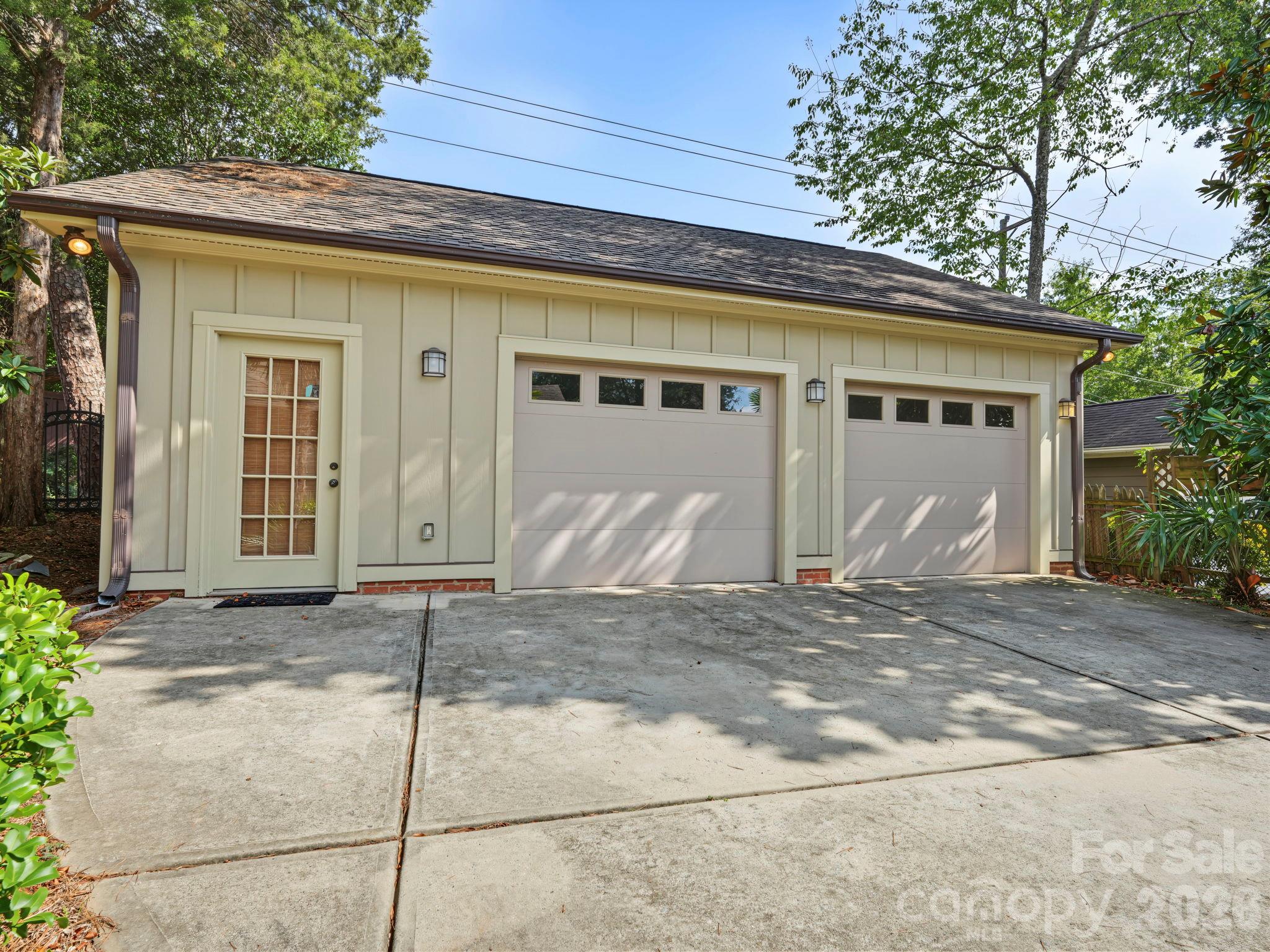 2218 Norcross Place Property Photo 33